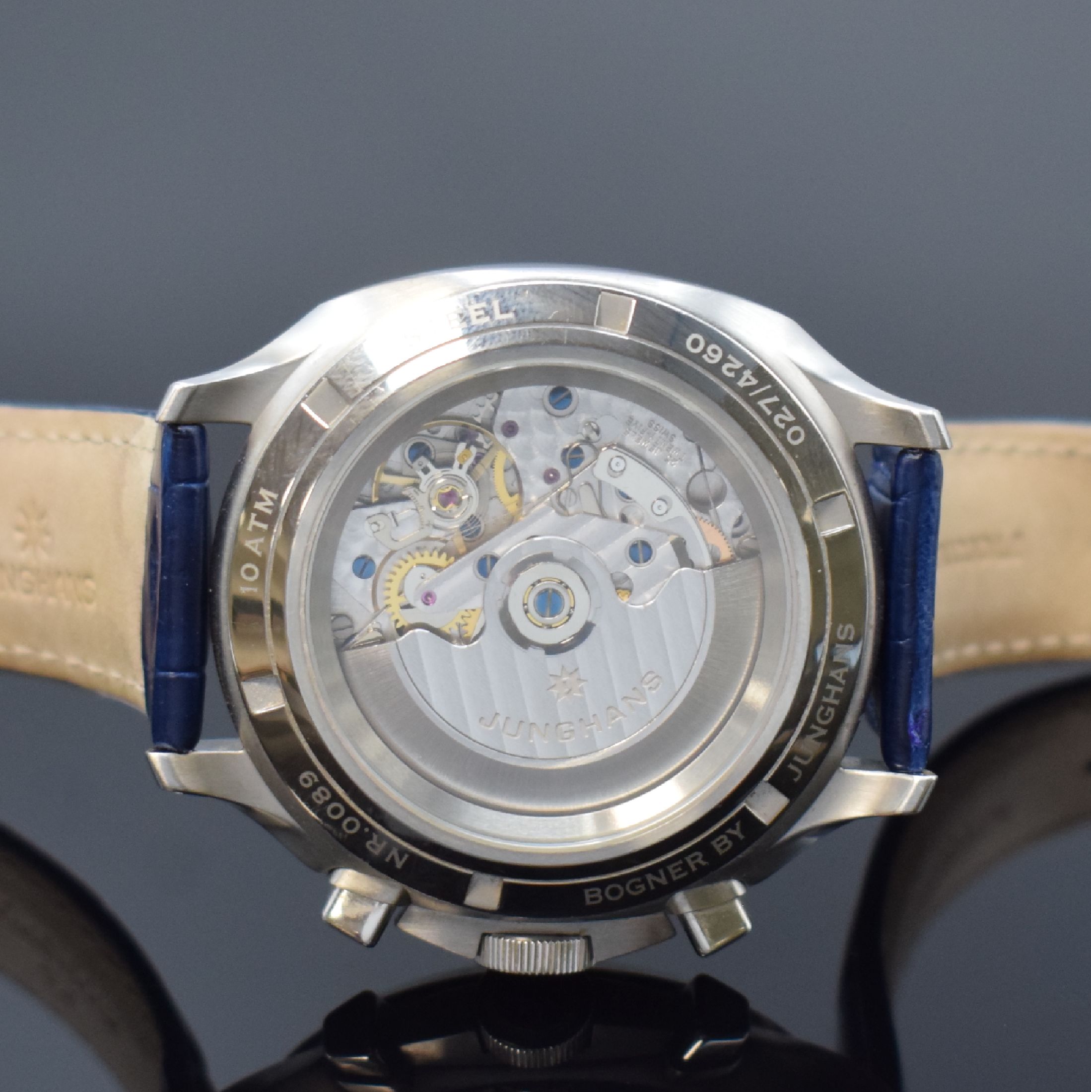 Detail e: JUNGHANS / BOGNER BY JUNGHANS Herrenarmbanduhr Chronoscope Referenz 027/4260.00, Automatik, Deutschland um 2012, Edelstahlgeh. inkl. orig. Lederband ...