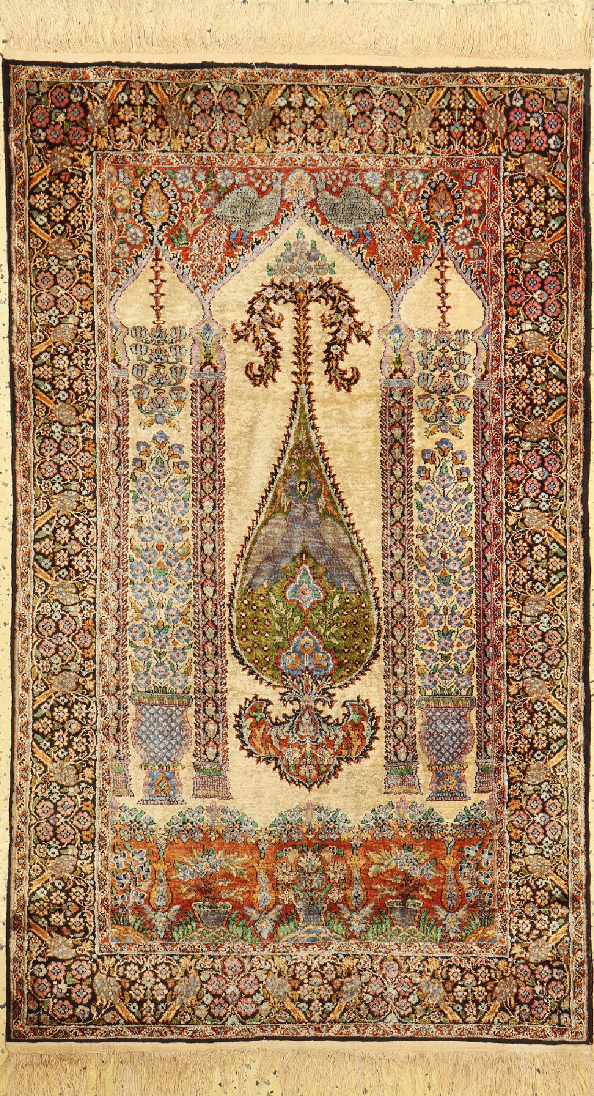 Kaschmir Seide, Indien, ca. 60 Jahre, Seideauf Baumwolle, ca. 155 x 93 cm, EHZ: 1-2