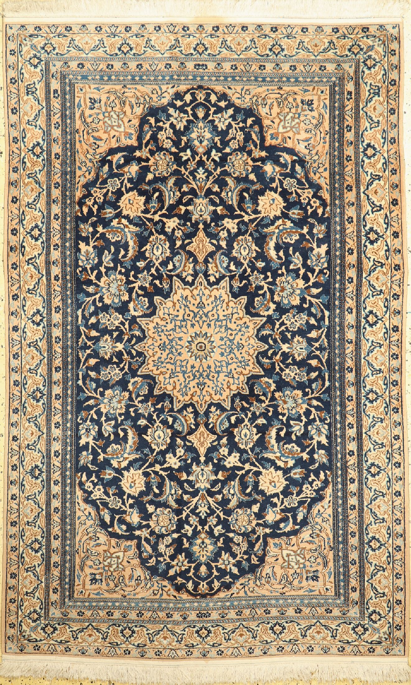 Nain fein(9 La), Persien, ca. 60 Jahre, Korkwolle mit Seide, ca. 205 x 130 cm, Reinigungsbedürftig, EHZ: 1-2