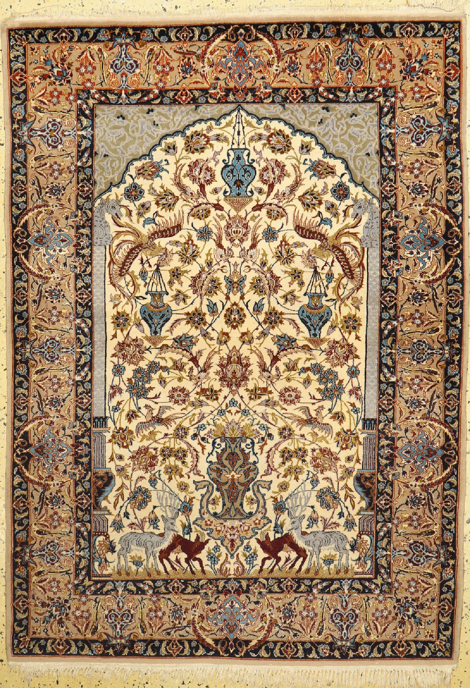 Esfahan fein, Persien, ca. 60 Jahre, Korkwolle mit und auf Seide, ca. 163 x 117 cm,EHZ: 1-2