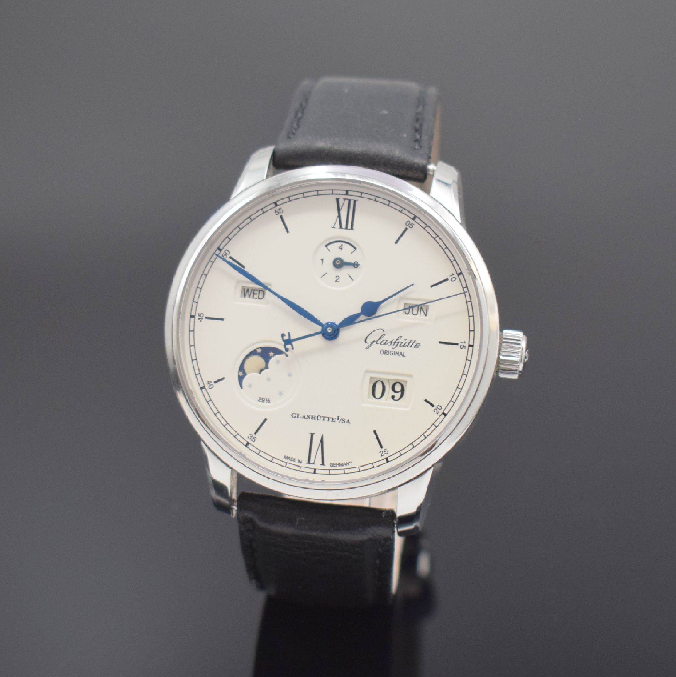 GLASHÜTTE ORIGINAL Senator Excellence Herrenarmbanduhr mit ewigem Kalender in Stahl, Deutschland verk. lt. beil. Rechnung 08/2022, Automatik, beids. ...