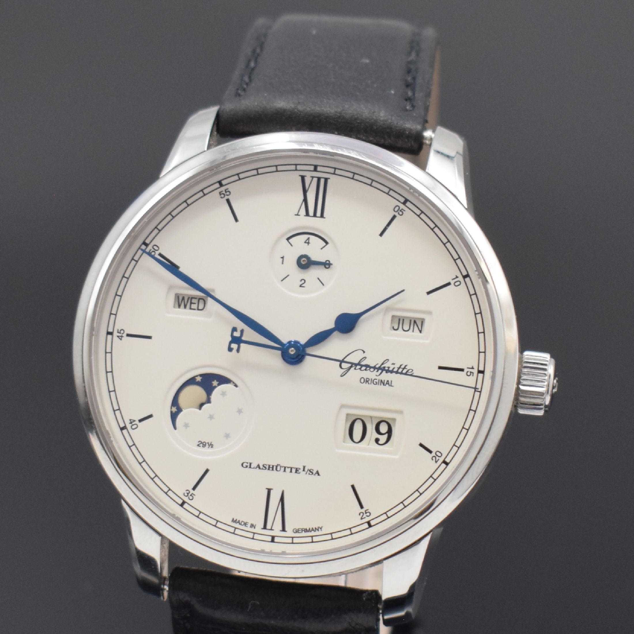 Detail a: GLASHÜTTE ORIGINAL Senator Excellence Herrenarmbanduhr mit ewigem Kalender in Stahl, Deutschland verk. lt. beil. Rechnung 08/2022, Automatik, beids. ...
