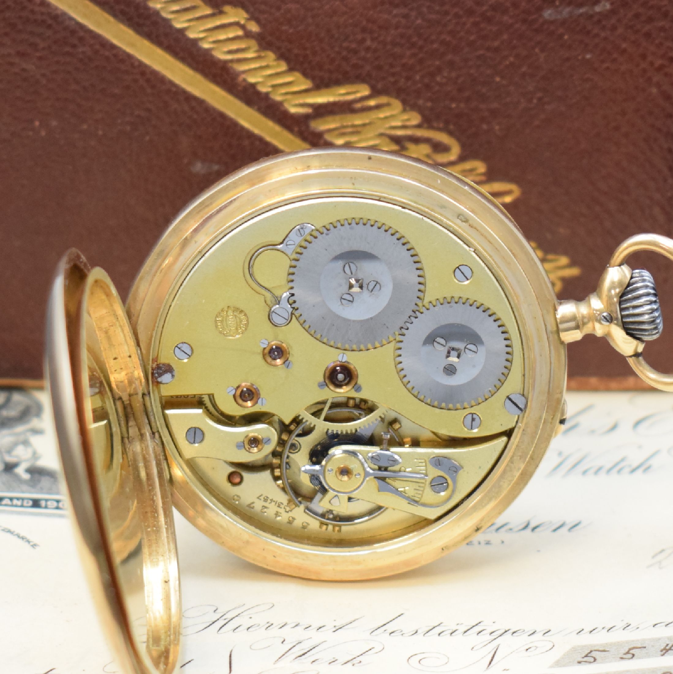 Detail e: IWC offene Taschenuhr in GG 585/000 mit Garantieschein und Etui, Schweiz um 1912, Geh. dell., guill. Rückdeckel m. Monogramm, Goldcuvette, ...