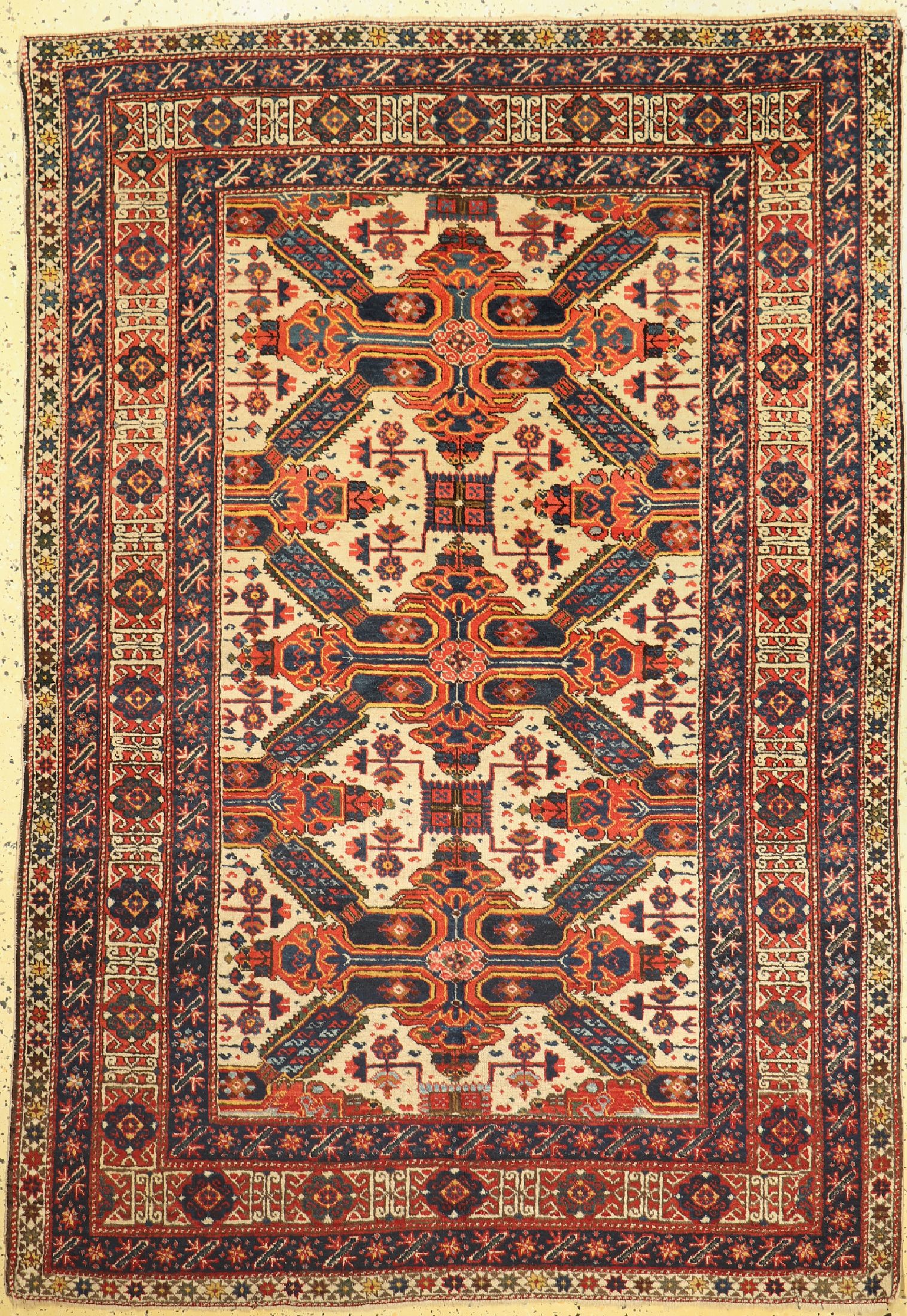 Seychur antik, Kaukasus, 19.Jhd, Wolle auf Wolle, ca. 200 x 140 cm, EHZ: 2, ausgebesserteTrittfalten