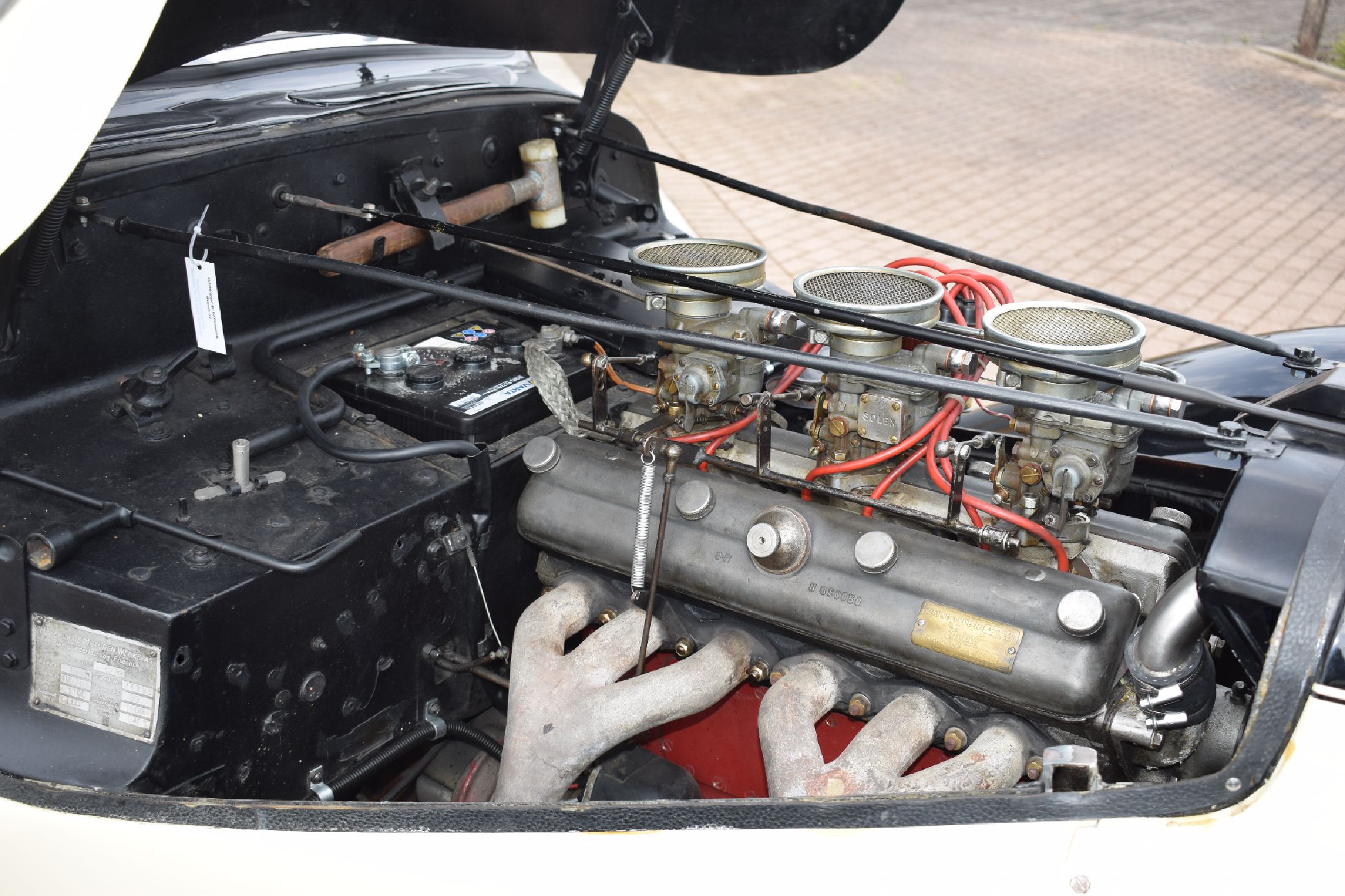 Detail i: BMW 327/8 Coupé, Fahrgestellnummer: 74293, EZ 07/1938, Laufleistung ca. 96.000 km abgelesen, 59 kW/ 80 PS, Schaltgetriebe, Farbkombination außen ...