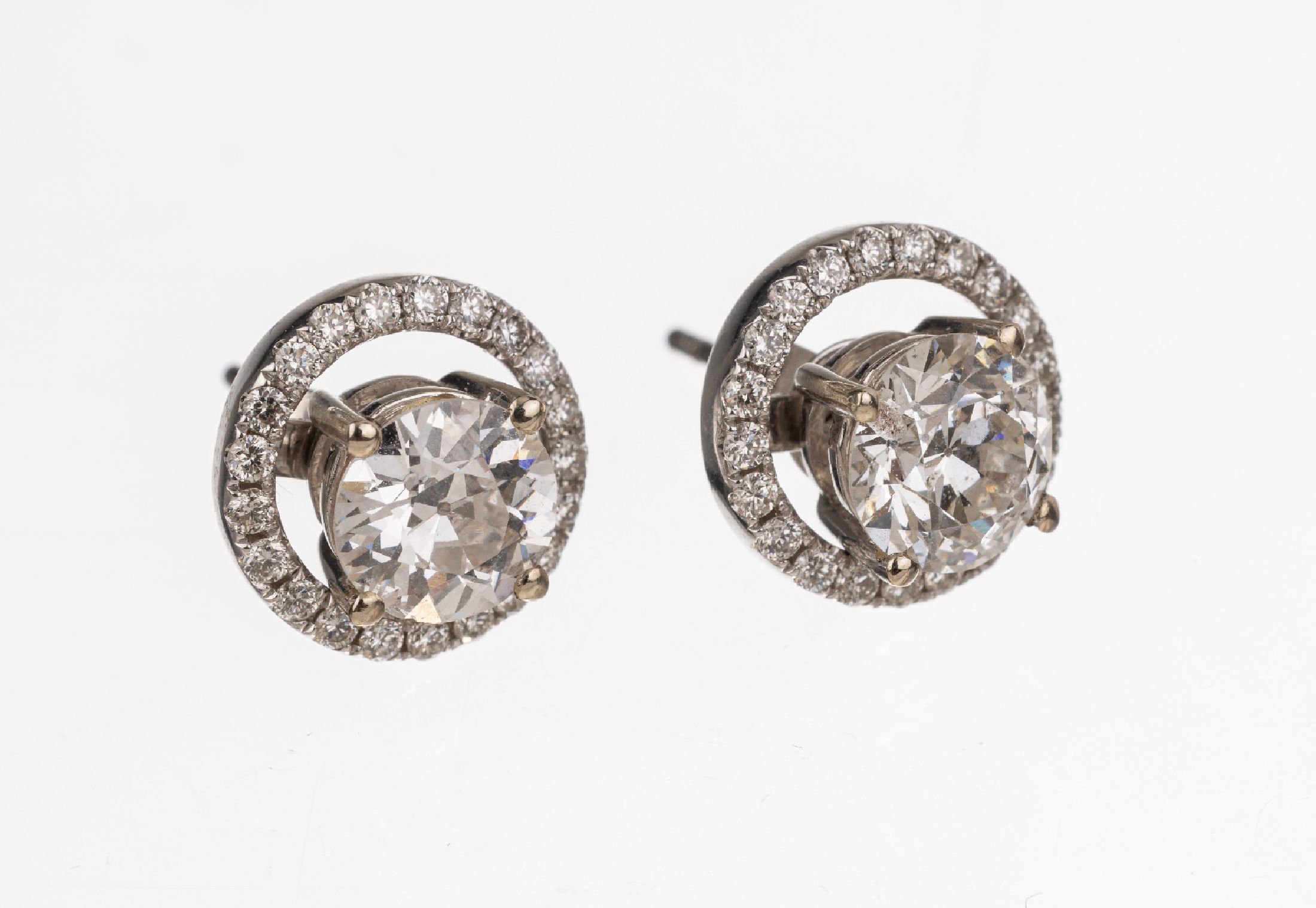 Paar 14 kt Gold Diamant Ohrstecker, WG 585/000, 2 Altschliffdiamanten zus. ca. 2.08 ct Weiß/si-p, abnehmbarer Brillantkranz zus. ca. 0.42 ct feines ...
