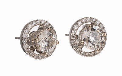 Image 26629811 - Pair of 14 kt gold diamond earrings
