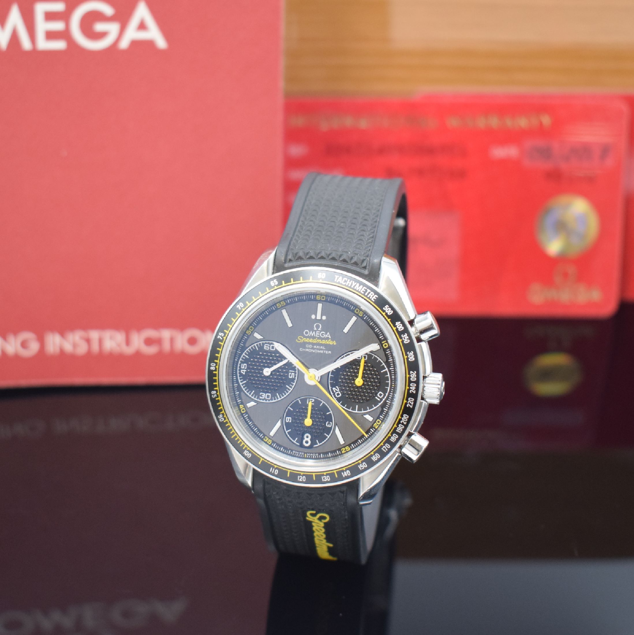 OMEGA Armbandchronograph Speedmaster Racing Referenz 326.32.40.50.06.001, Automatik, Edelstahlgeh. inkl. orig. Kautschukband m. Faltschl., verschr. ...