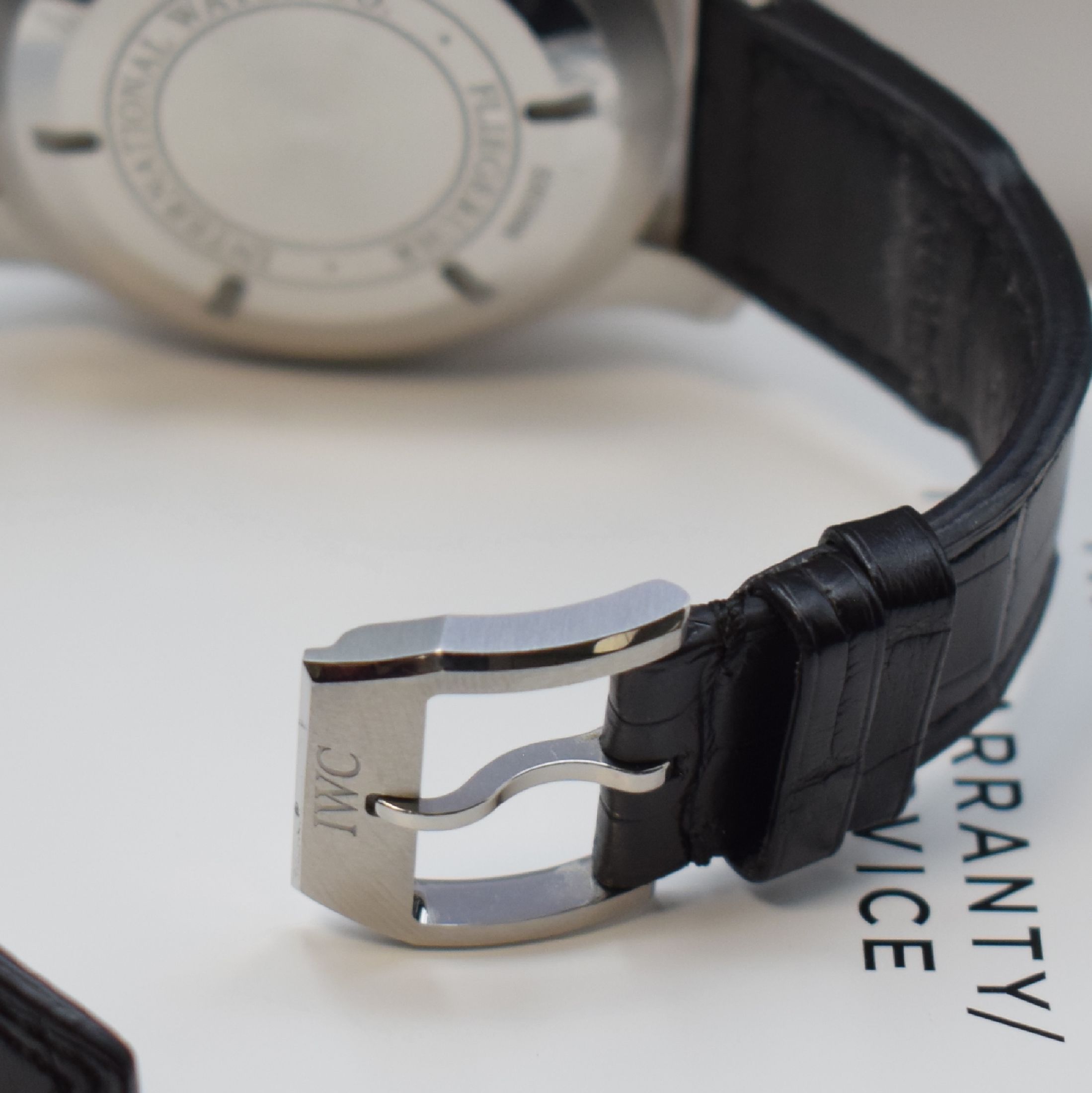 Detail b: IWC Armbandchronograph "Fliegeruhr" Referenz IW377701, Automatik, Edelstahlgeh. inkl. orig. Lederband m. orig. Dornschl., Boden und Krone ...
