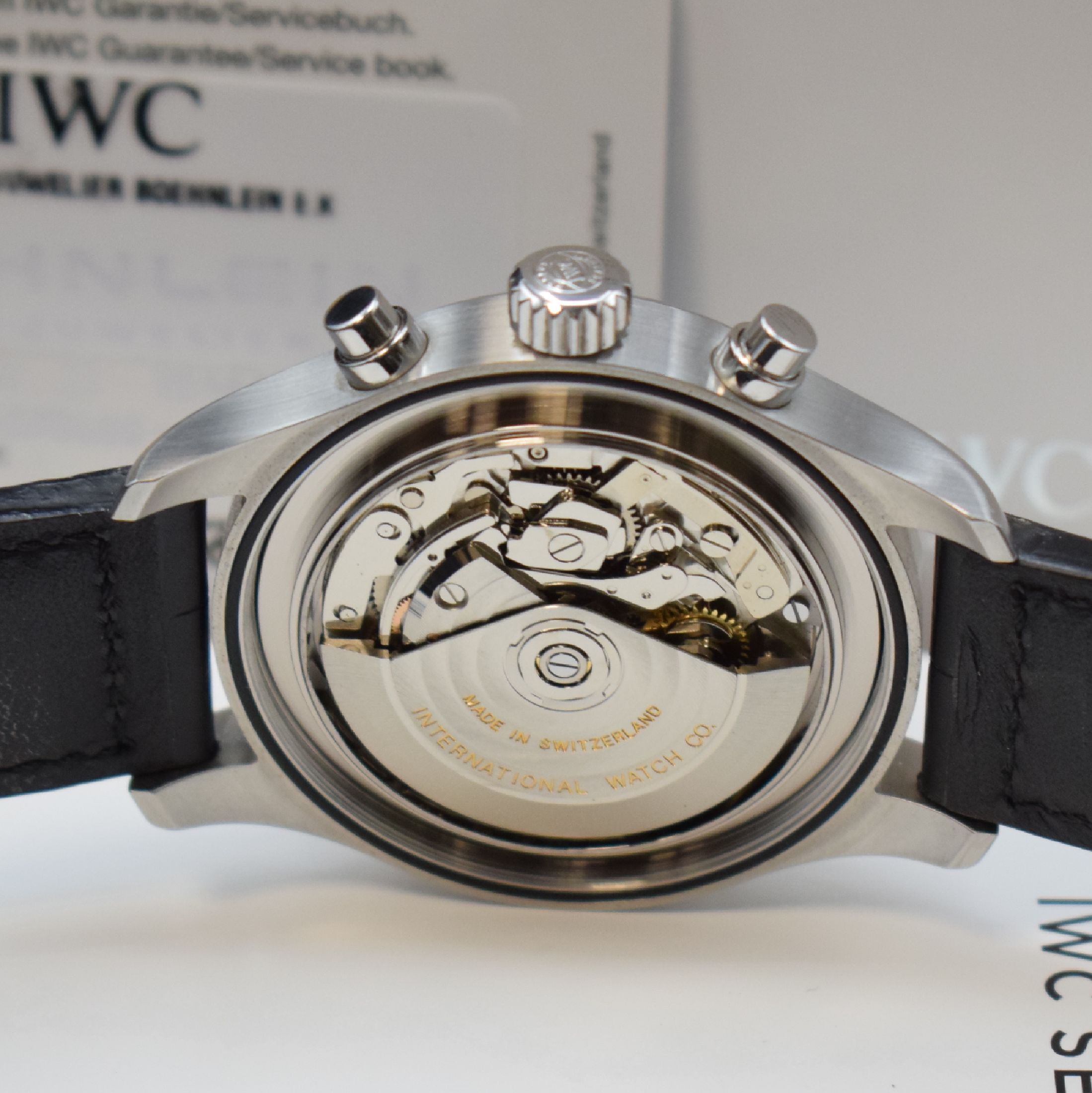 Detail e: IWC Armbandchronograph "Fliegeruhr" Referenz IW377701, Automatik, Edelstahlgeh. inkl. orig. Lederband m. orig. Dornschl., Boden und Krone ...