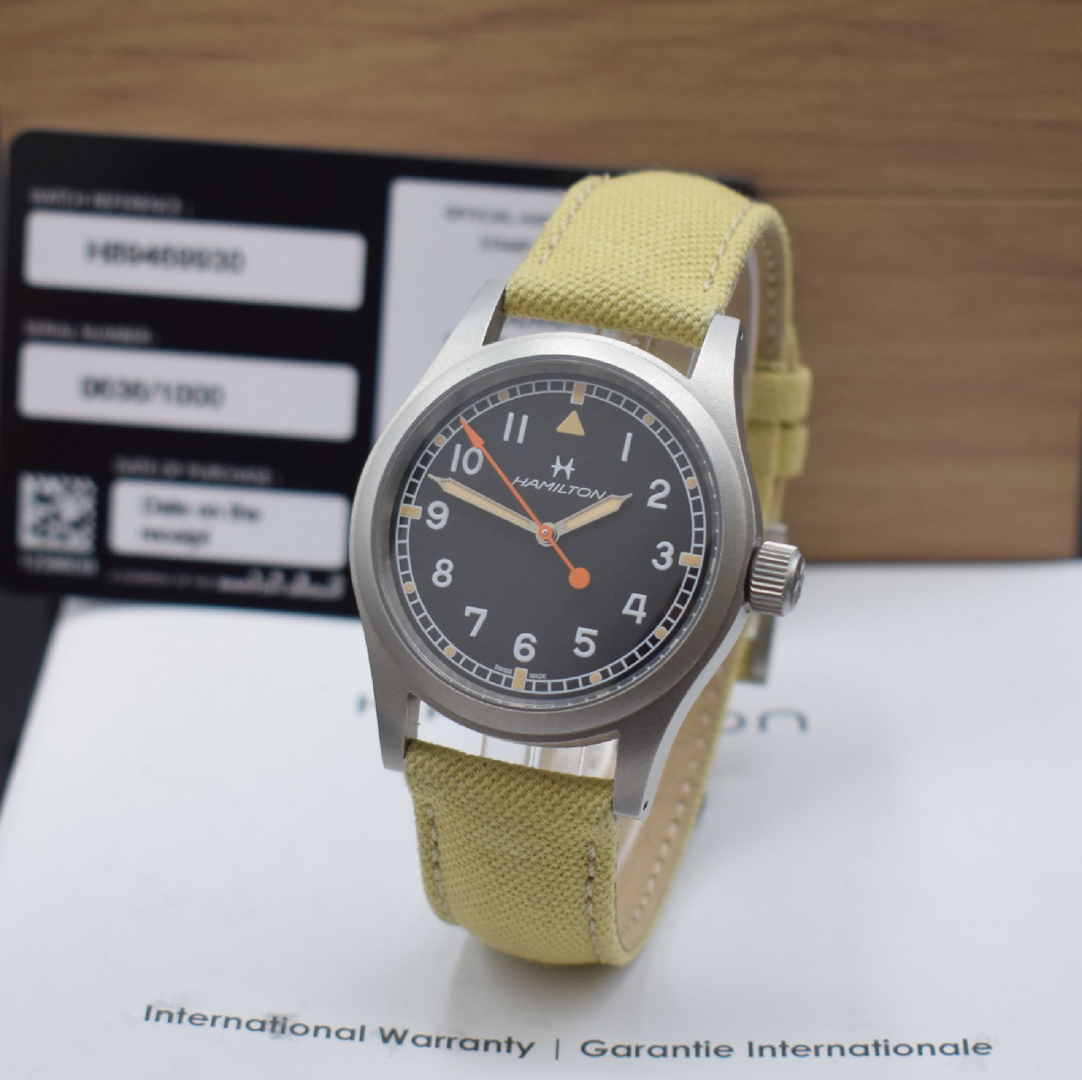 HAMILTON Khaki Field to 1000 limited Edition For Hodinkee, Schweiz um 2022, Handaufzug, Referenz H894690, matt. Geh., Boden verschr., orig. Lederband ...