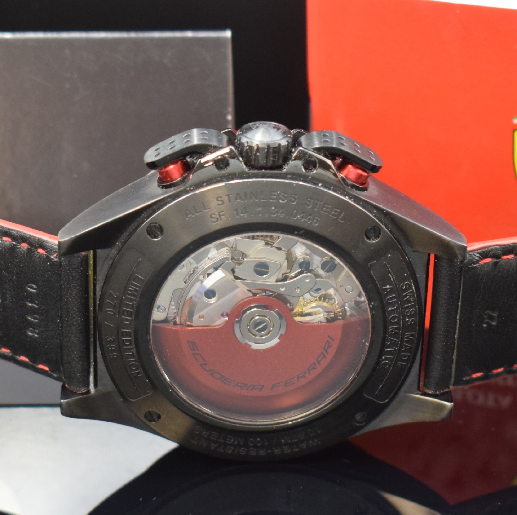 Detail d: PILOTA Scuderia Ferrarri auf 399 Stück limitierter Armbandchronograph, Schweiz akt. Produktion, Automatik, beids. vergl., schwarz beschichtetes Geh. ...