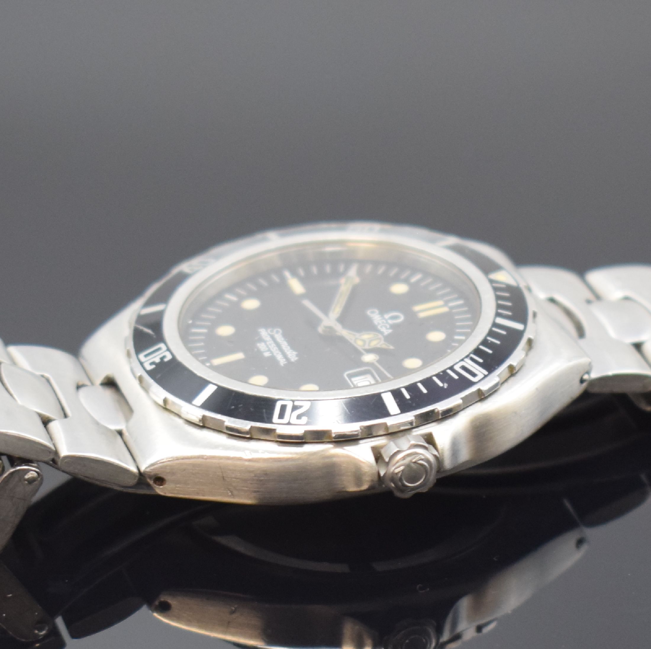 Detail c: OMEGA Seamaster Professional 200 M Herrenarmbanduhr Referenz 396 1041, Schweiz um 1990, quarz, Edelstahlgeh. inkl. orig. Gliederband m. Faltschl. ...