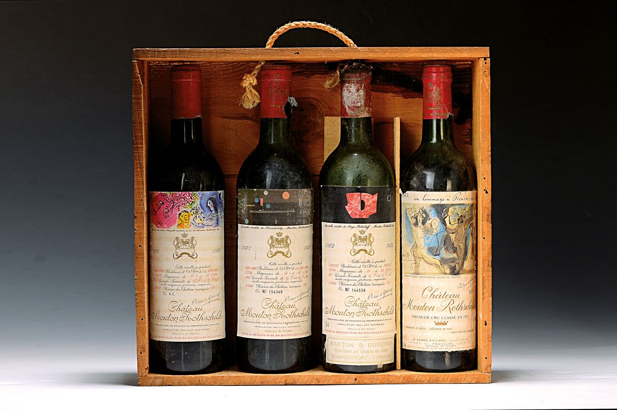 8 Flaschen Chateau Mouton Rothschild, Kollektion 1970 bis 1977, Pauillac, verteiltauf zwei orig. Holzkisten (geöffnet), je ca. 750ml, ...