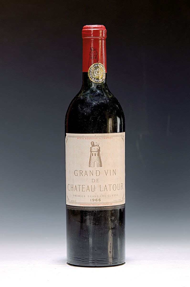 1 Flasche 1966 Grand Vin de Chateau Latour, Pauillac, ca. 750ml, Top Shoulder, Etikett l. beschmutzt, 96 Parker-Punkte