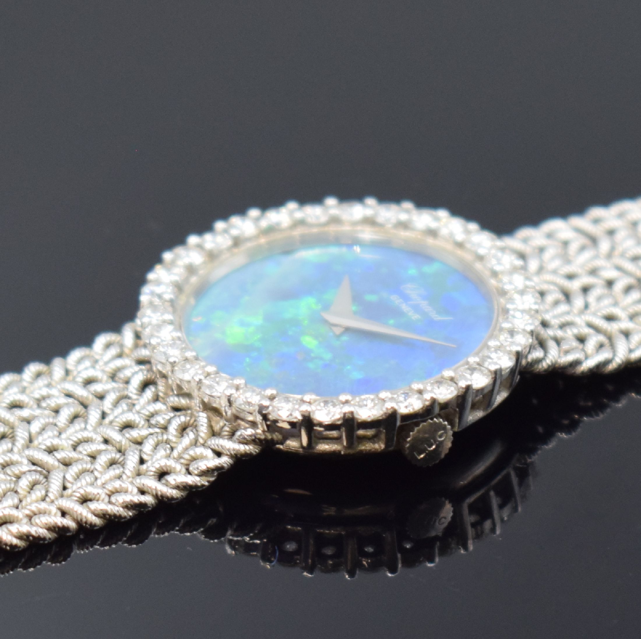 Detail c: CHOPARD Damenarmbanduhr in WG 750/000 mit Diamanten Referenz 4009 1, Schweiz 1970er Jahre, Handaufzug, Geh. an orig. Flechtband 750/000, Boden ...