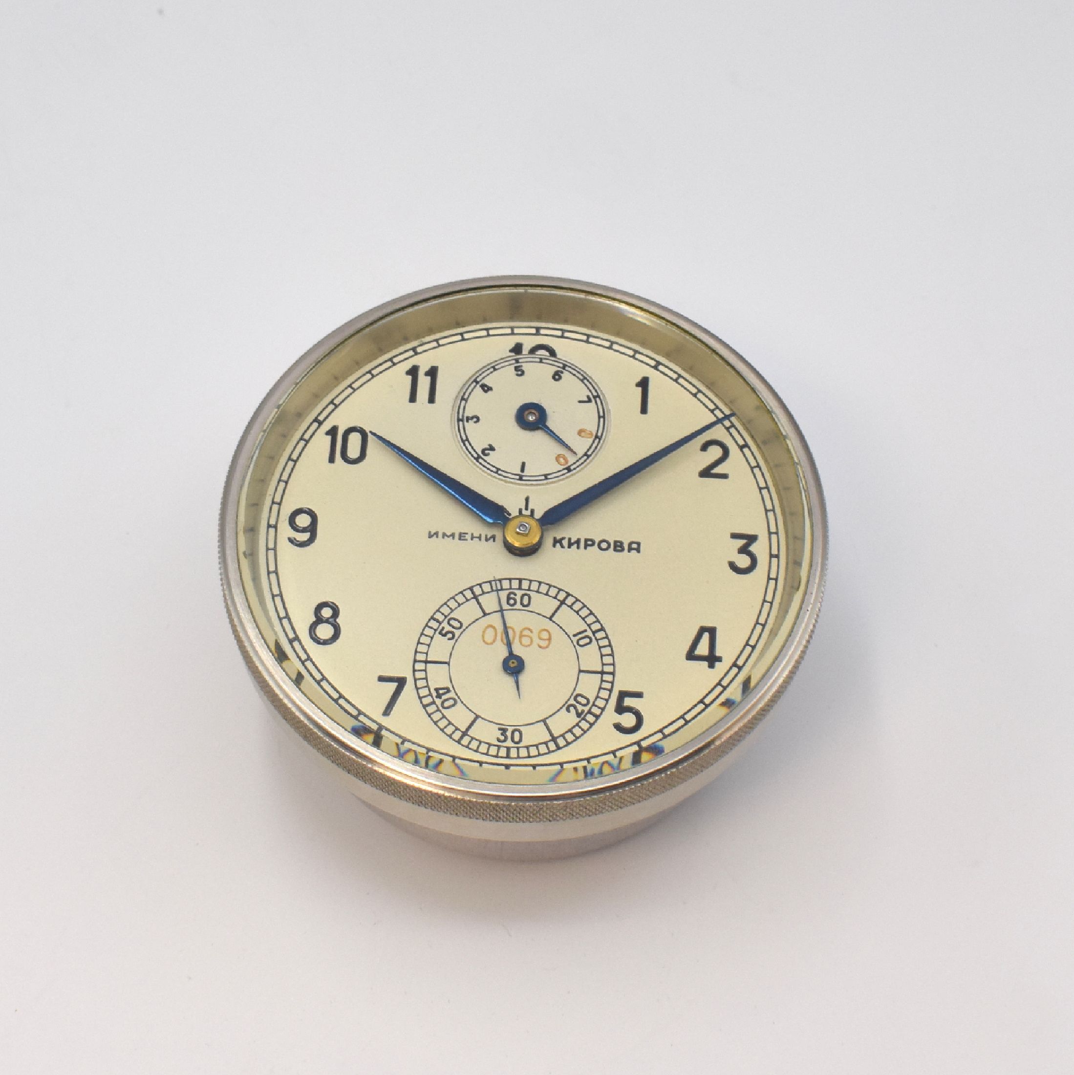 Detail b: 1. Moskauer Uhrenfabrik / KIROWA sehr seltener 8-Tage-Chronometer mit 15-Sek.-Remontoir, UDSSR um 1964, Aluminium-Geh., vernick. Lünette, verschr., ...