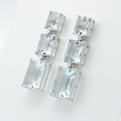 26632461a - Paar Ohrgehänge mit Aquamarinen und Diamanten