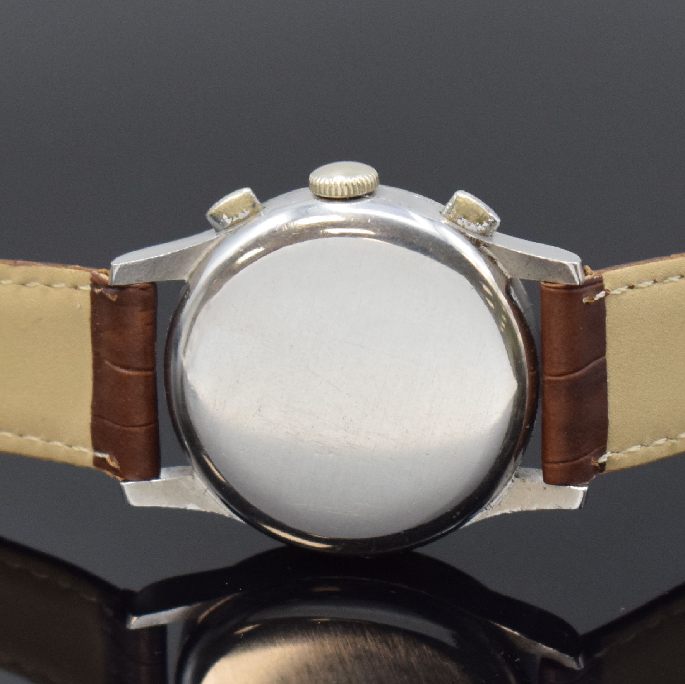 Detail c: MINERVA Kaliber 13-20 Schaltradchronograph in Stahl, Schweiz um 1940, Handaufzug, 3-teil. Geh., Boden u. Glasrand aufgedr., silb. Zifferbl. mit ...