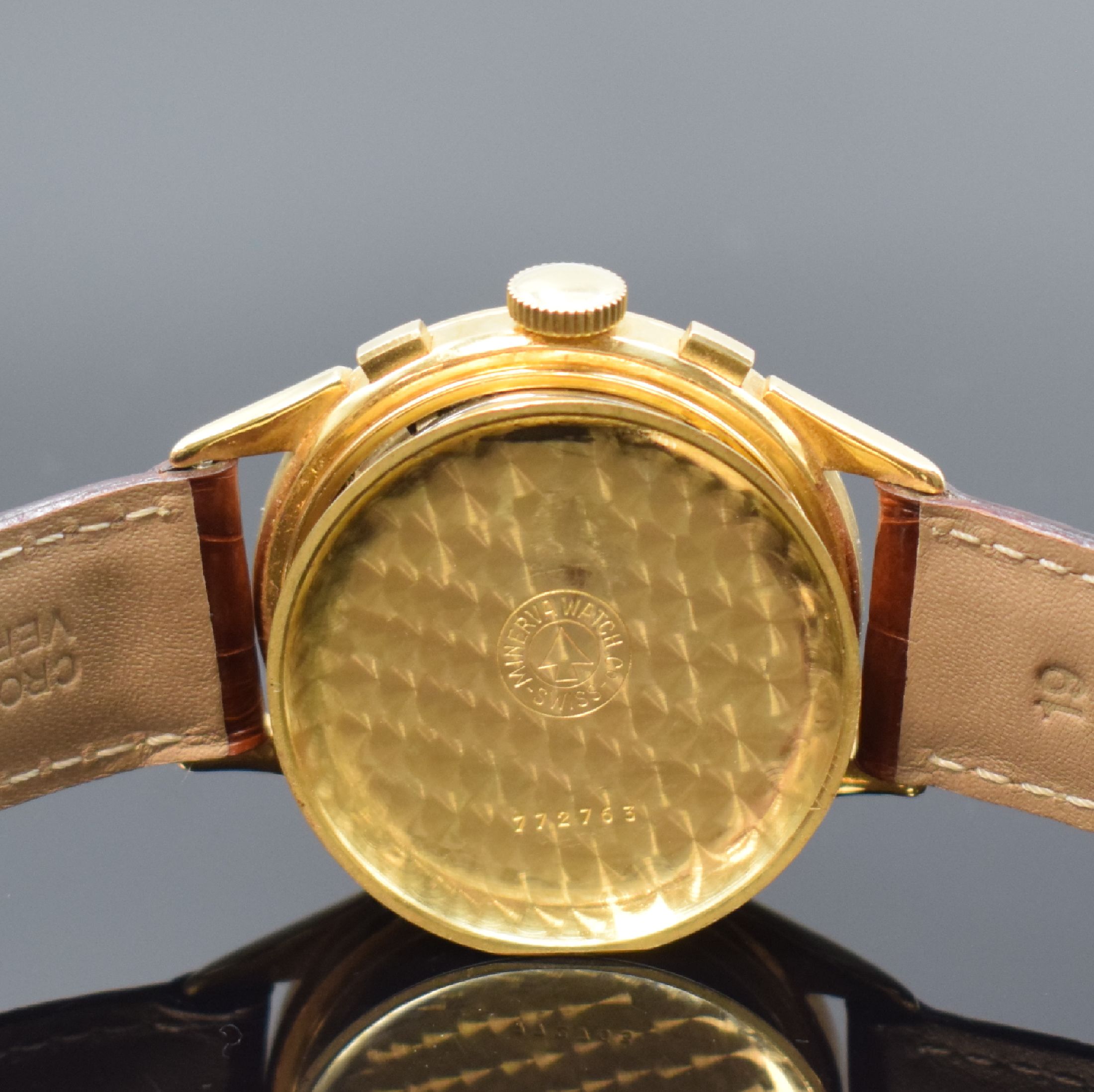 Detail e: MINERVA Schaltradchronograph in GG 750/000 mit Kaliber Valjoux 72, Schweiz um 1955, Handaufzug, 3-teil. Gehäuse, Boden u. Glasrand aufgedr., silb. ...
