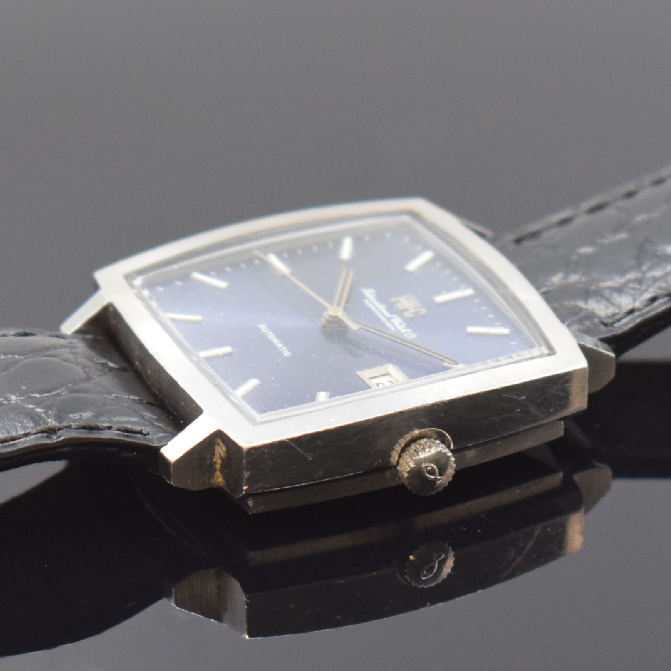 Detail b: IWC quadratische Armbanduhr Referenz 1871 in Stahl, Schweiz um 1970, Automatik, Stülpgehäuse, blaues Zifferbl. m. aufges. Std.-Ind., silb. Zeiger, ...