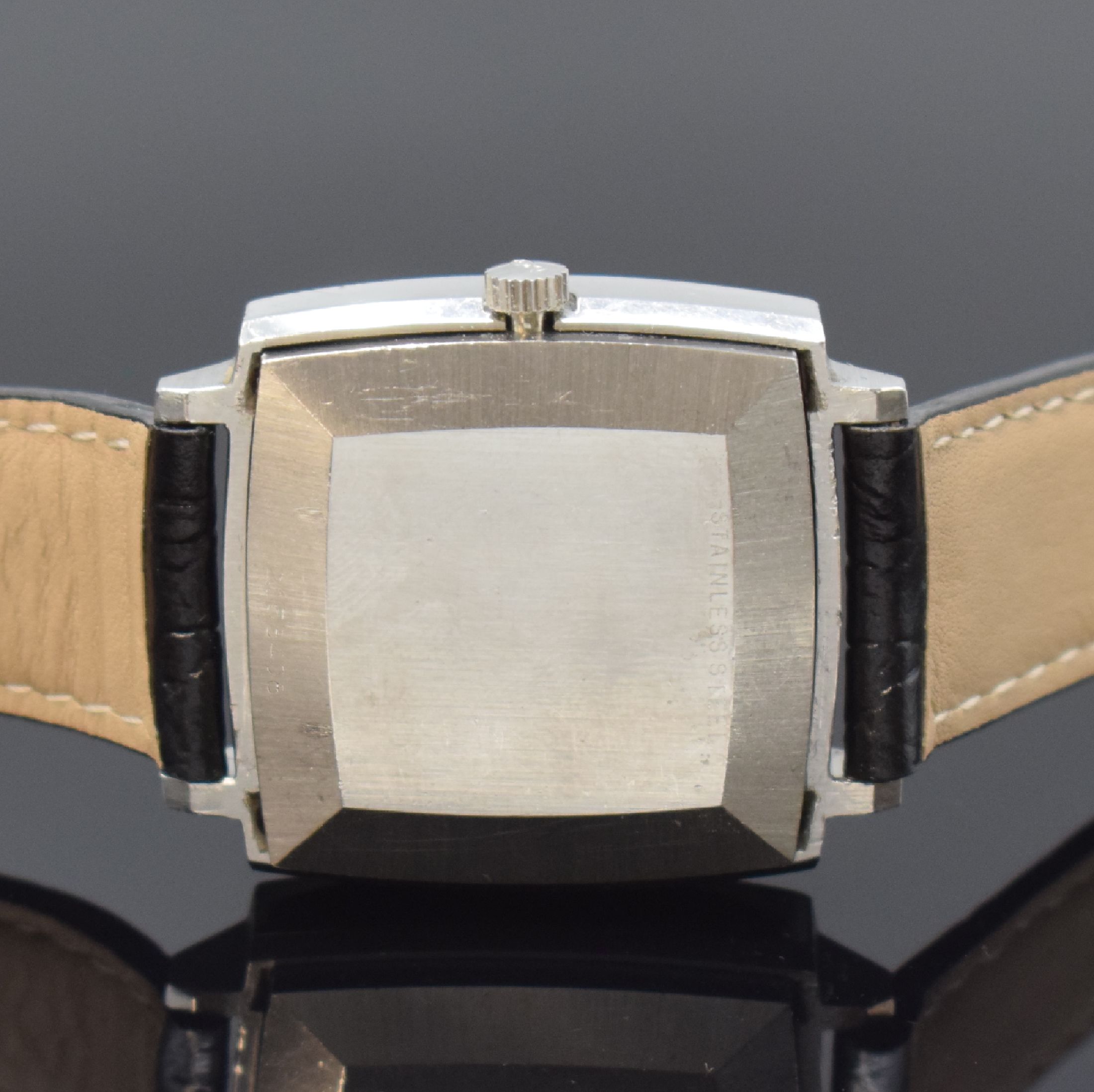 Detail c: IWC quadratische Armbanduhr Referenz 1871 in Stahl, Schweiz um 1970, Automatik, Stülpgehäuse, blaues Zifferbl. m. aufges. Std.-Ind., silb. Zeiger, ...