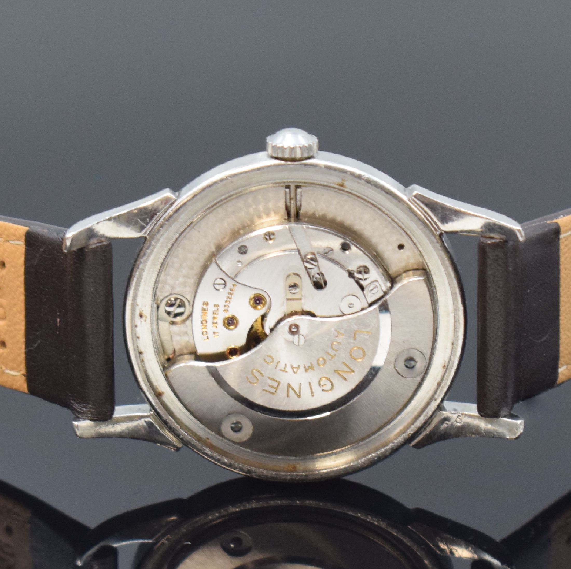 Detail d: LONGINES Herrenarmbanduhr in Stahl mit dem ersten in 1945 eingeführten Automatikwerk Kaliber 22A, Schweiz lt. Stammbuchauszug verk. 1952, Ref. 6000, ...