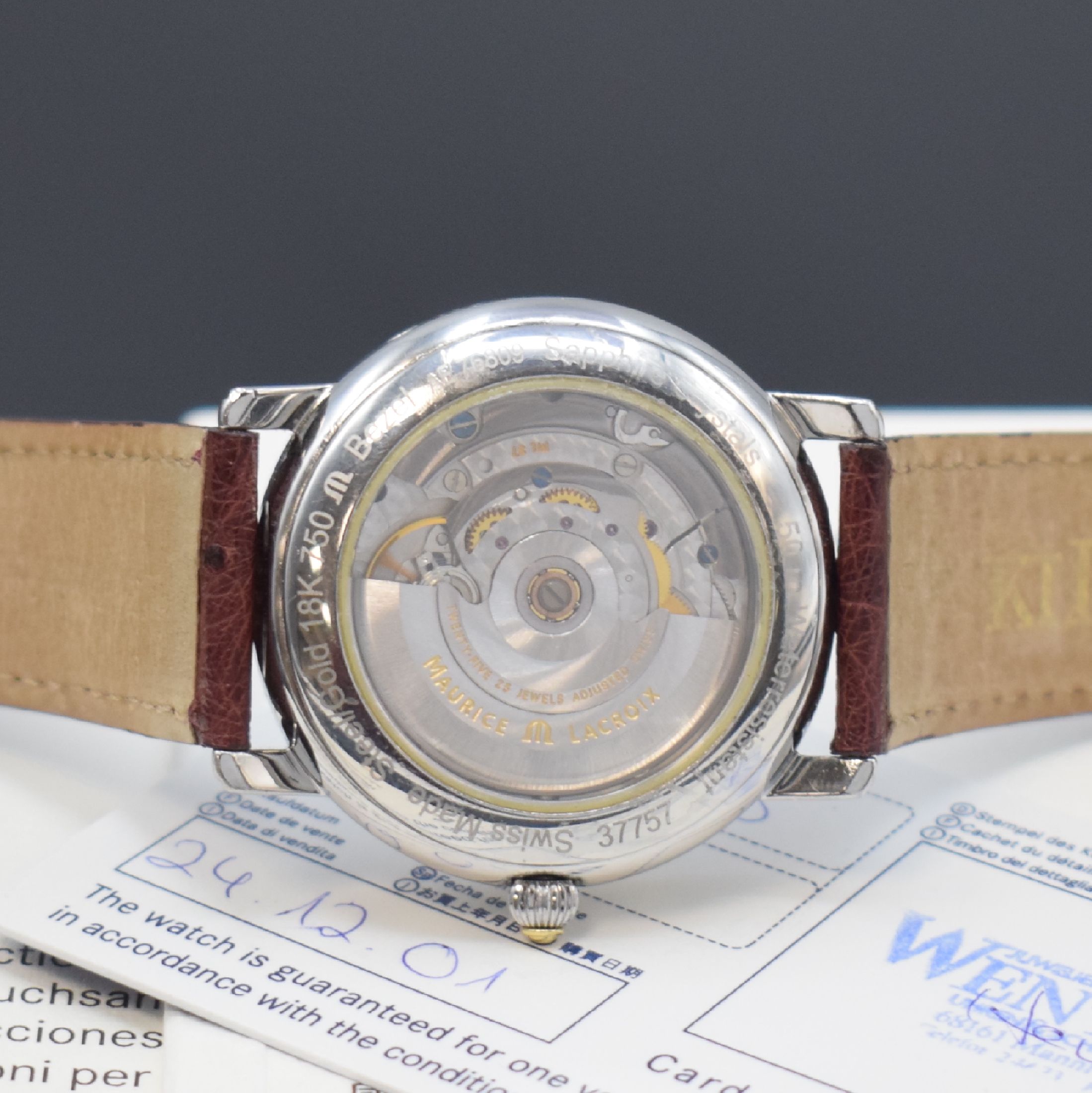 Detail e: MAURICE LACROIX Phase de Lune Herrenarmbanduhr mit Vollkalender Referenz 37757, Schweiz um 2001, Automatik, beids. vergl. Geh. in Edelstahl/Gold, ...