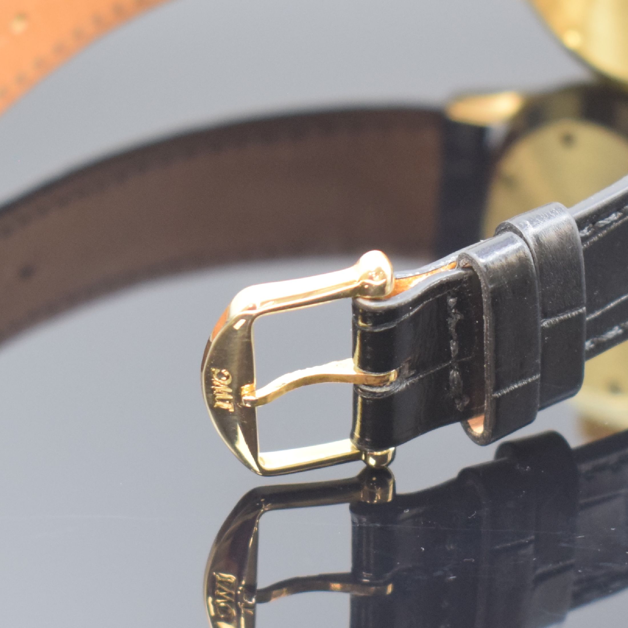 Detail b: IWC seltene Herrenarmbanduhr "Der Fliegerchronograph" in GG 750/000 Referenz 3740, Schweiz um 1995, quarz, Lederband m. orig. GG 750/000 ...