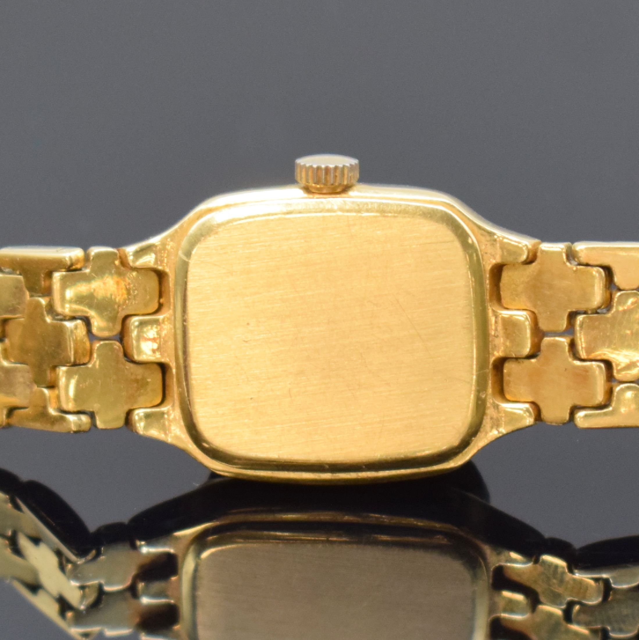 Detail c: TISSOT Damenarmbanduhr in GG 750/000, Schweiz um 1985, quarz, 2-teil. Gehäuse, Boden aufgedr., 2-farb. Zifferbl. m. röm. Zahlen, schwarze Zeiger, ...