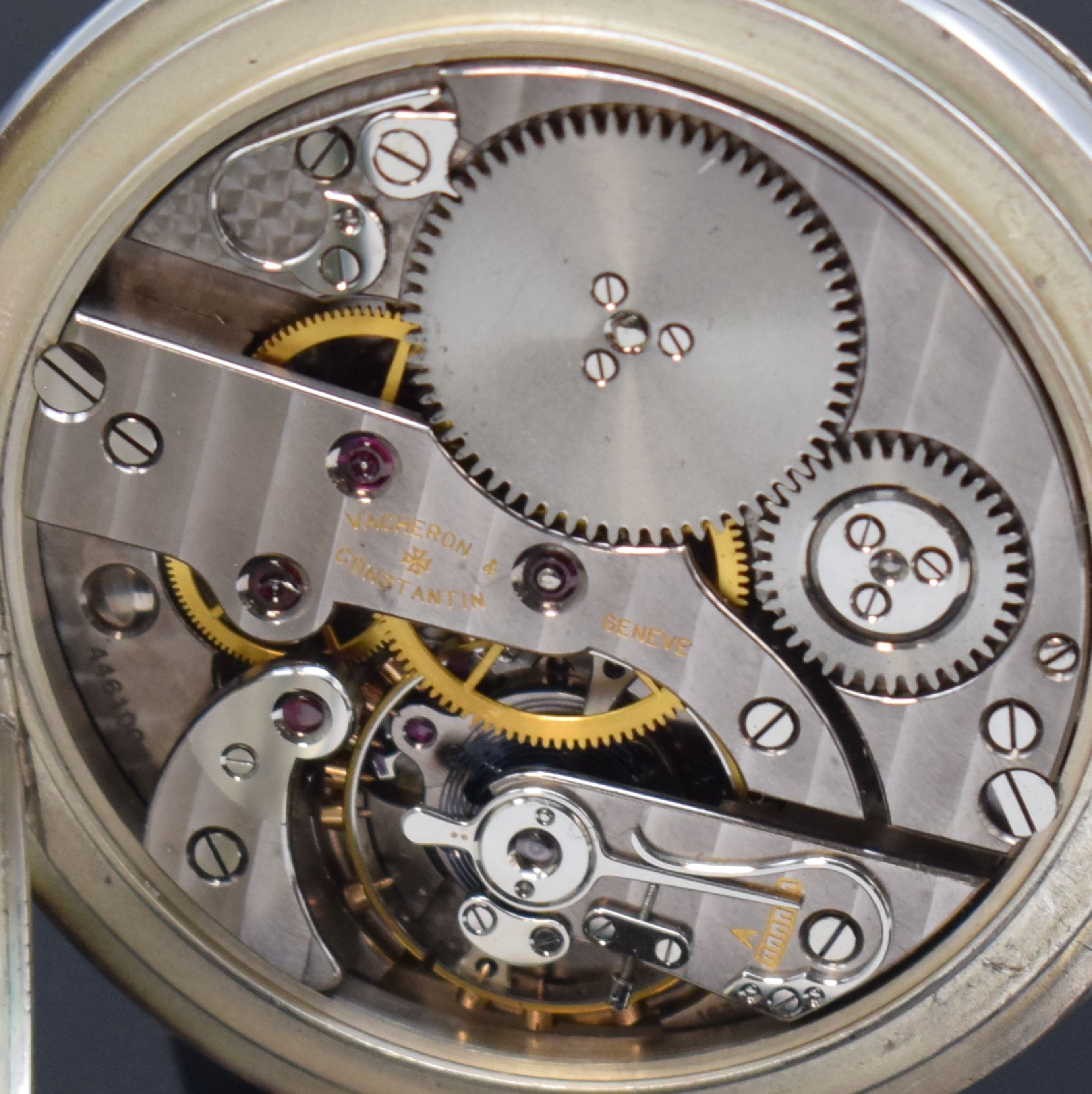 Detail g: VACHERON & CONSTANTIN feine, große Beobachtungsuhr in Sterlingsilber mit original Box, Schweiz um 1939, glattes, 4-teil. Silbergeh., Scharnierboden ...