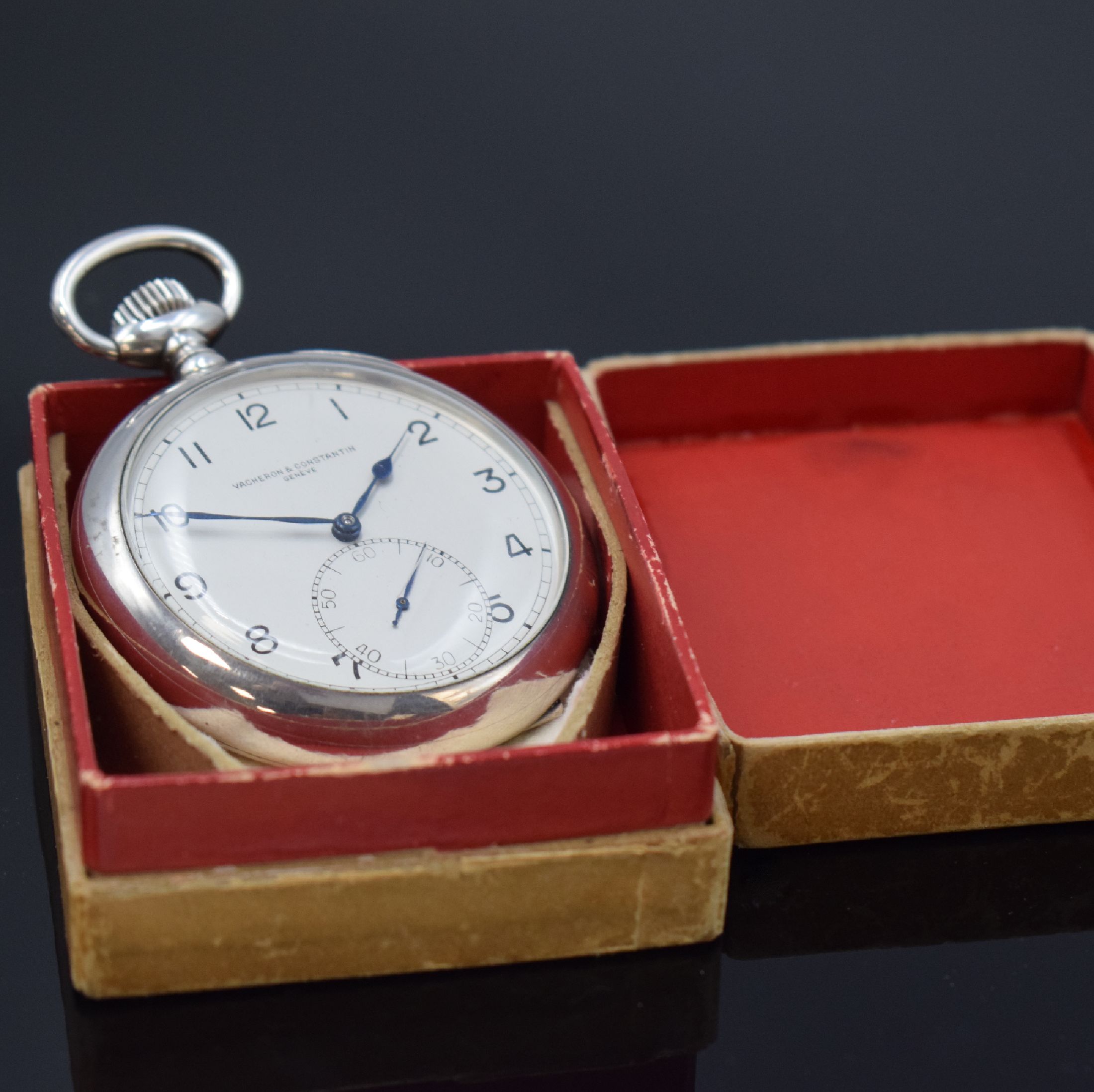Detail k: VACHERON & CONSTANTIN feine, große Beobachtungsuhr in Sterlingsilber mit original Box, Schweiz um 1939, glattes, 4-teil. Silbergeh., Scharnierboden ...