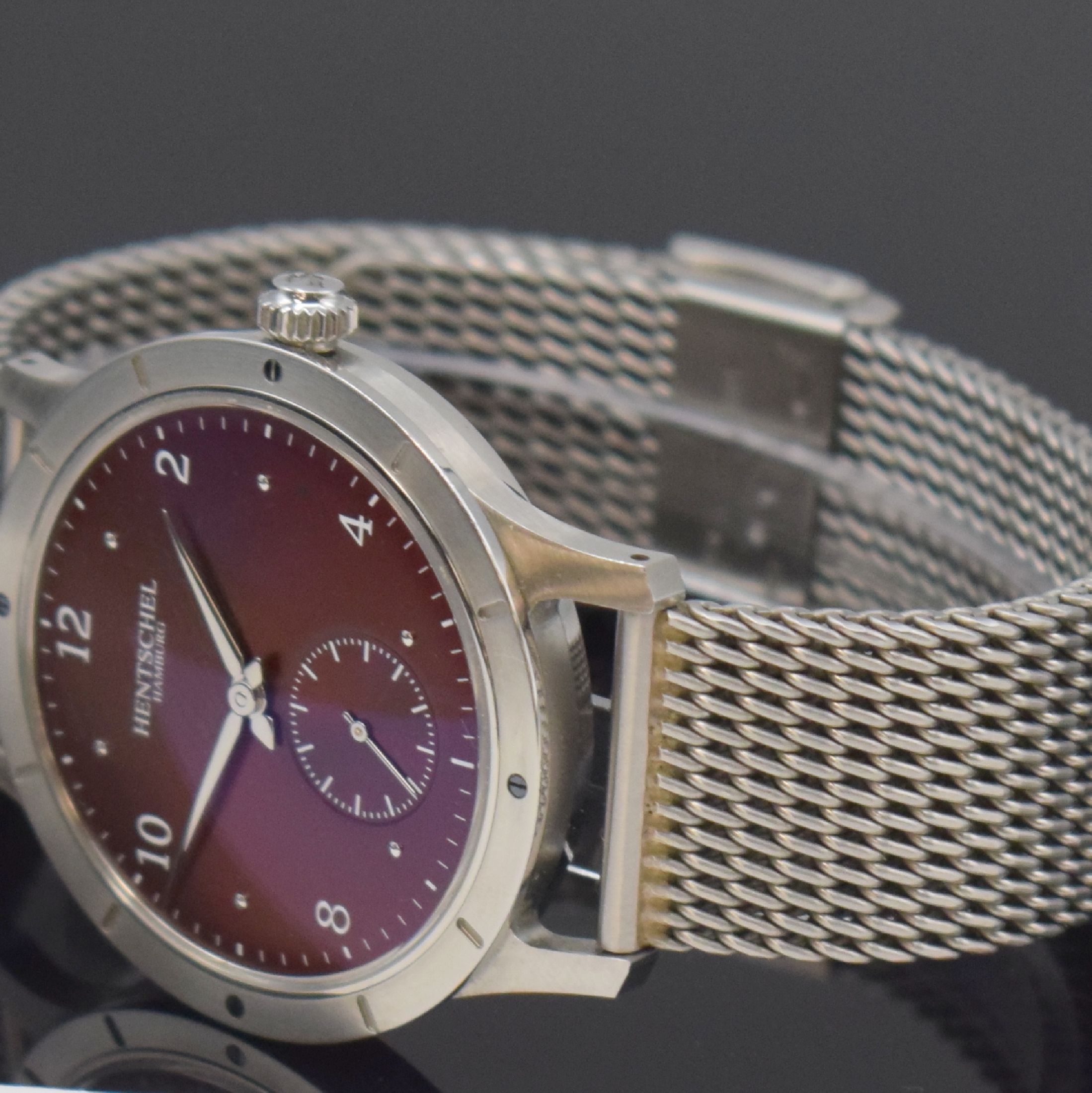 Detail d: HENTSCHEL Hamburg exklusive Herrenarmbanduhr Sondermodell H2 Sport, Handaufzug, Deutschland 2022, beids. vergl. Edelstahlgeh. inkl. Metallband, zus. ...