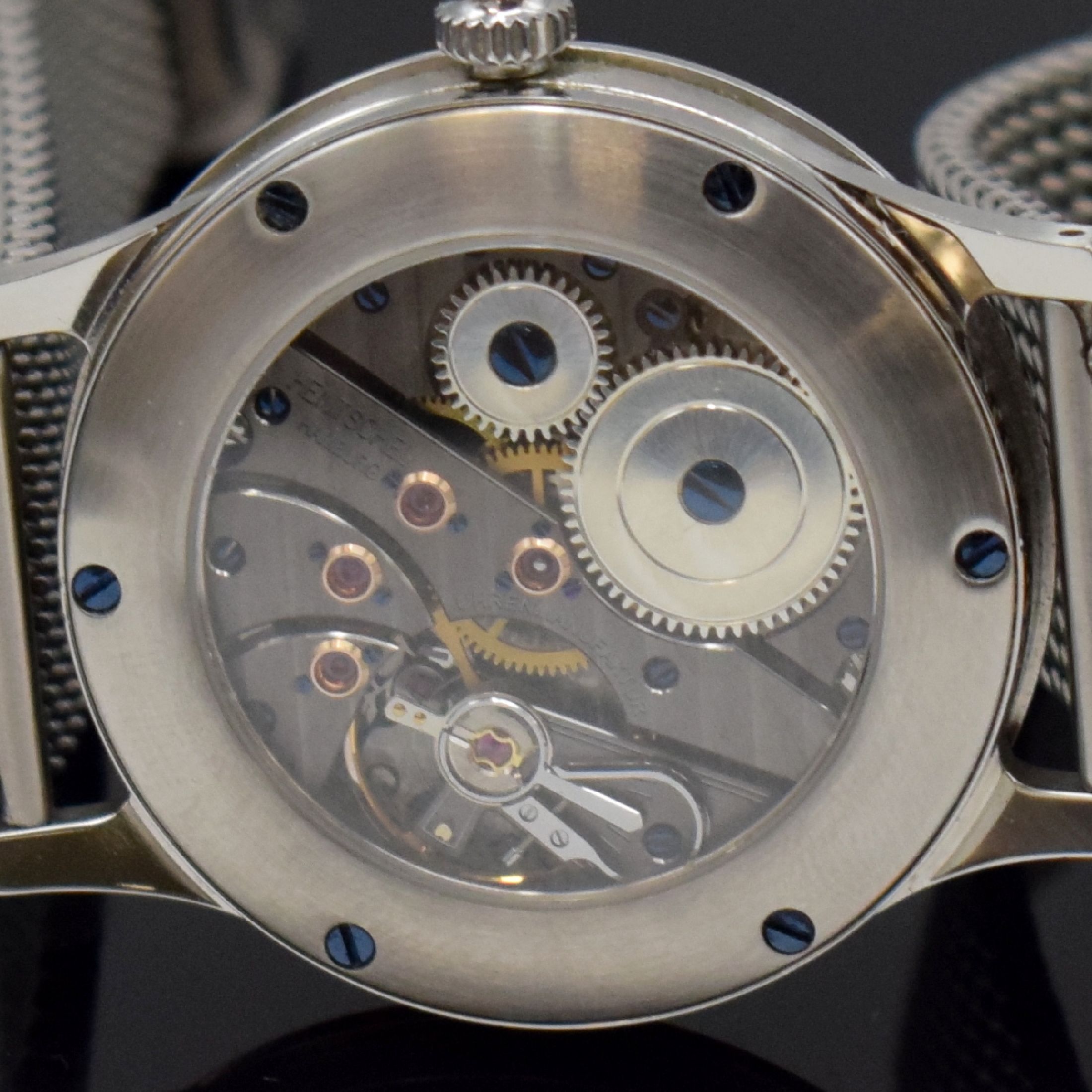 Detail e: HENTSCHEL Hamburg exklusive Herrenarmbanduhr Sondermodell H2 Sport, Handaufzug, Deutschland 2022, beids. vergl. Edelstahlgeh. inkl. Metallband, zus. ...
