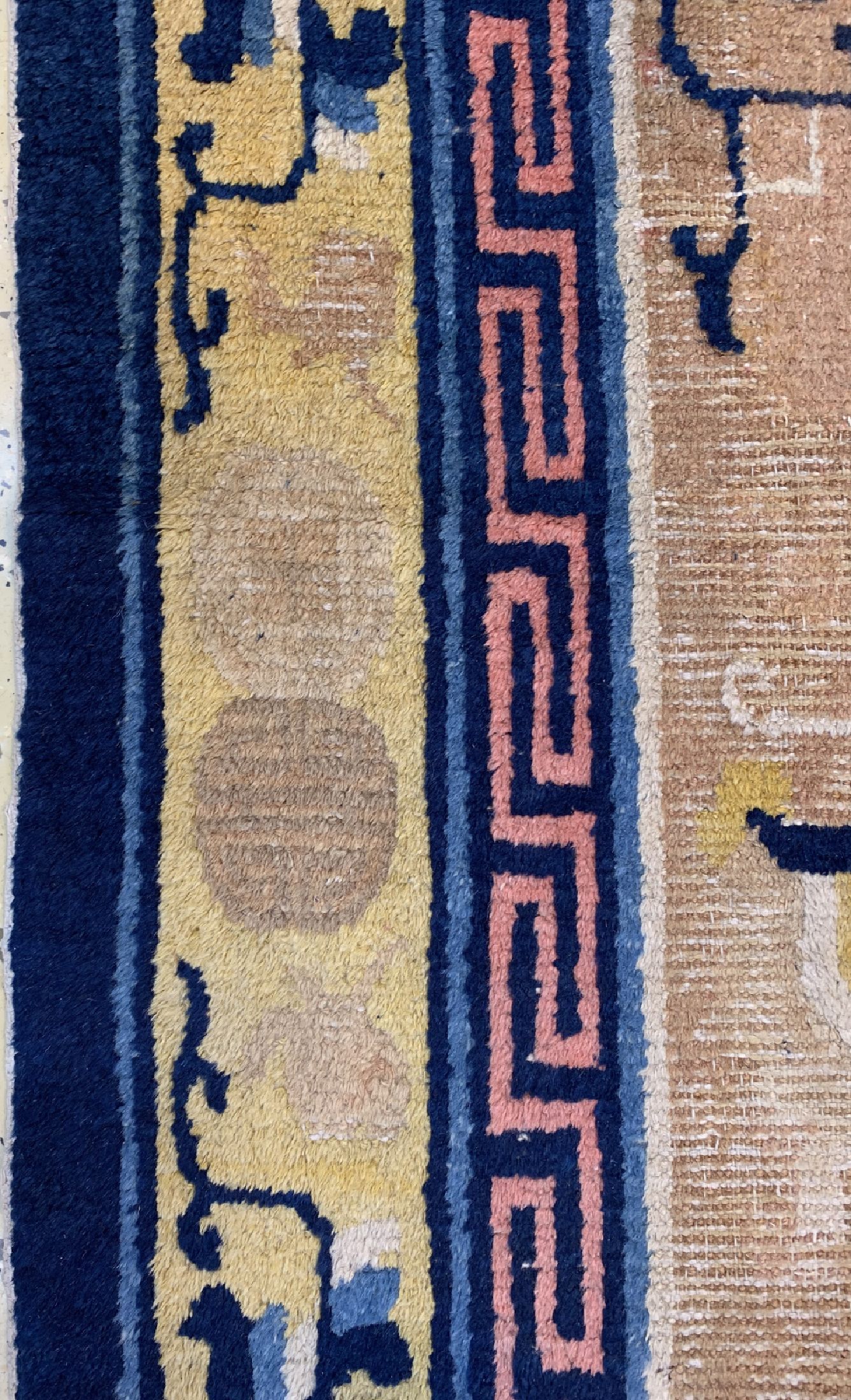 Detail d: Antiker Ning-Hsia, Westchina, 19.Jhd, Wolleauf Baumwolle, ca. 303 x 160 cm, EHZ: 3, (AlteRestaurierungen).