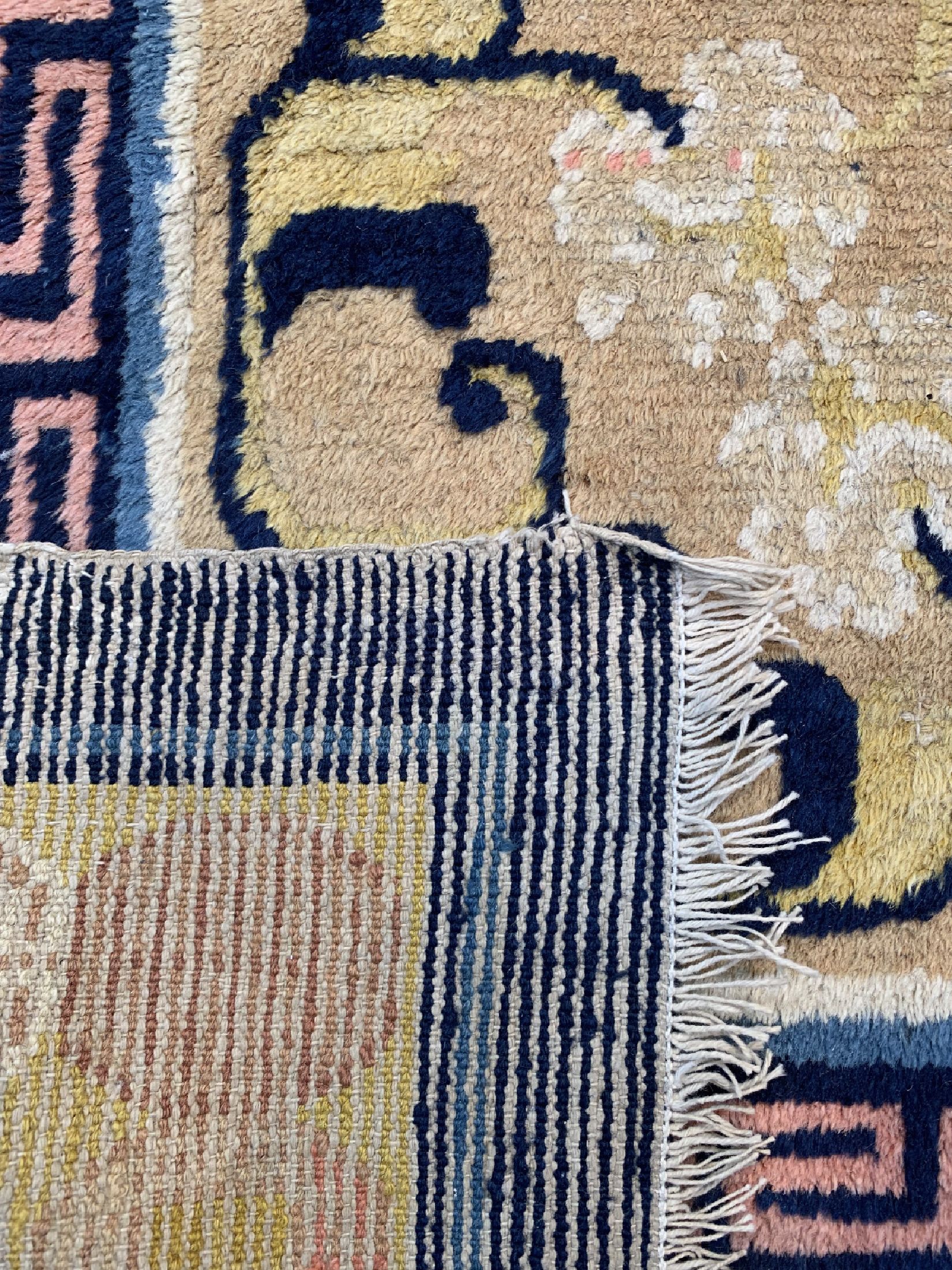 Detail f: Antiker Ning-Hsia, Westchina, 19.Jhd, Wolleauf Baumwolle, ca. 303 x 160 cm, EHZ: 3, (AlteRestaurierungen).