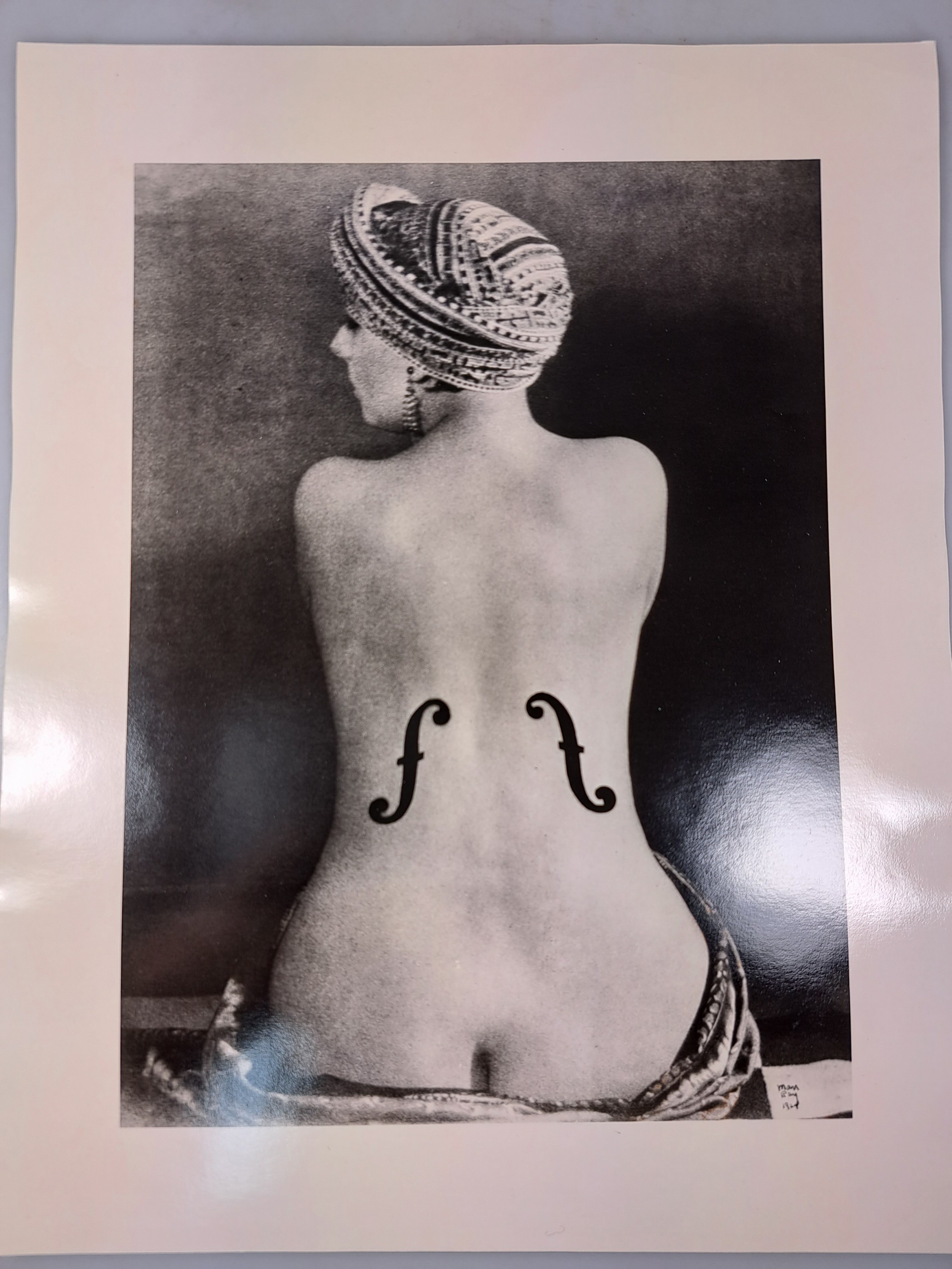 Detail a: Man Ray, 1890-1976, Le Violin d'Ingres, 1924/1991, bez.: einmalige Auflage für die Griffelkunst, Blattmaß ca. 30.5x24cm