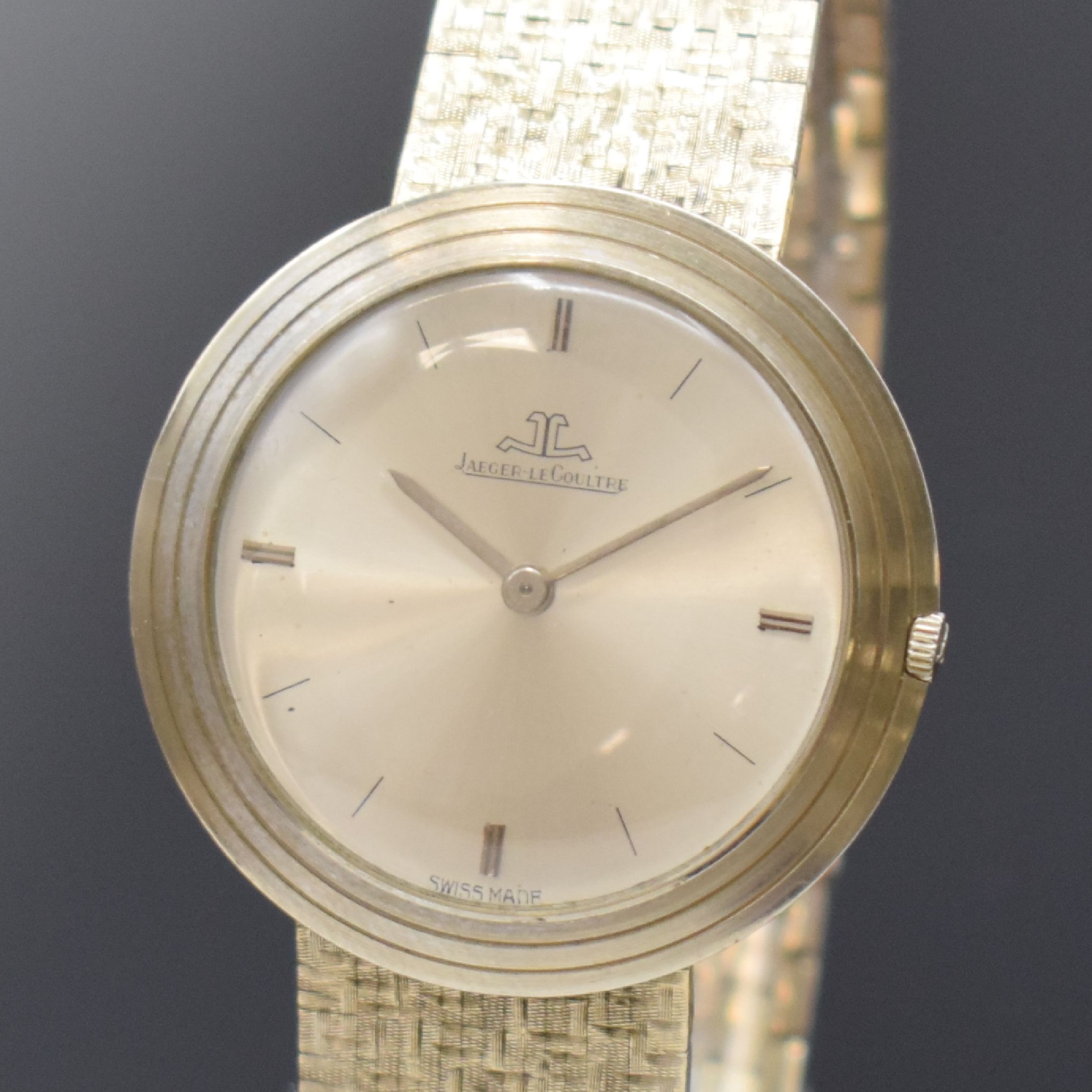 Detail a: Jaeger-LeCoultre Armbanduhr in WG 750/000, Schweiz um 1970, Handaufzug, 2-tlg.-Geh. (innen sign. LeCoultre) an neutr. Band in WG 750/000 später wohl ...