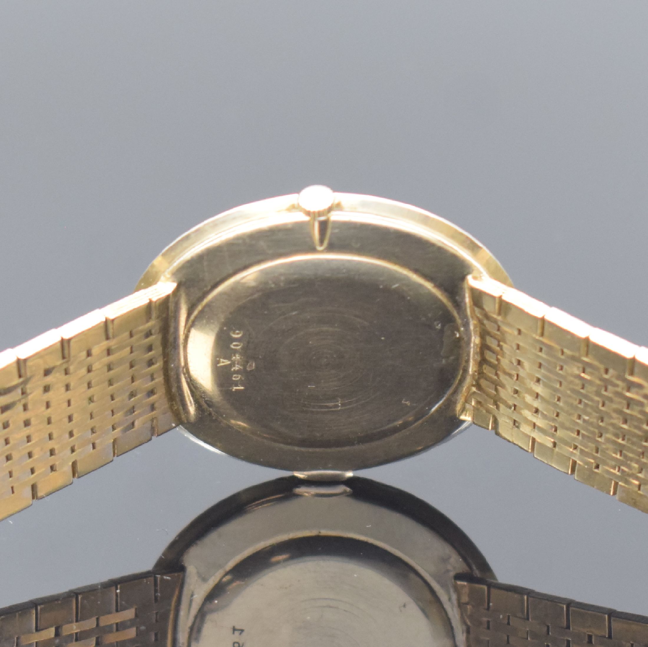 Detail d: Jaeger-LeCoultre Armbanduhr in WG 750/000, Schweiz um 1970, Handaufzug, 2-tlg.-Geh. (innen sign. LeCoultre) an neutr. Band in WG 750/000 später wohl ...