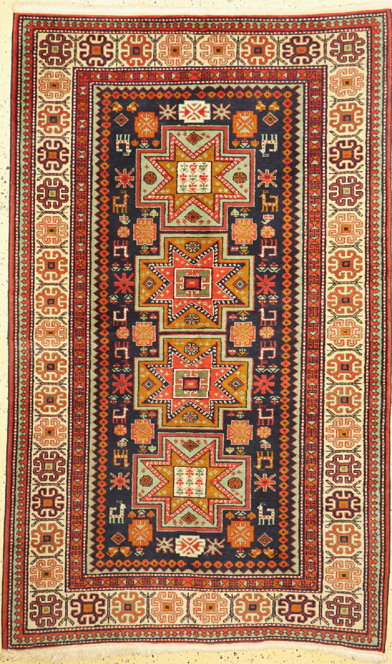 Eriwan alt, Rußland, ca. 50 Jahre, Wolle auf Baumwolle, ca. 212 x 130 cm, EHZ: 1-2(gereinigt)