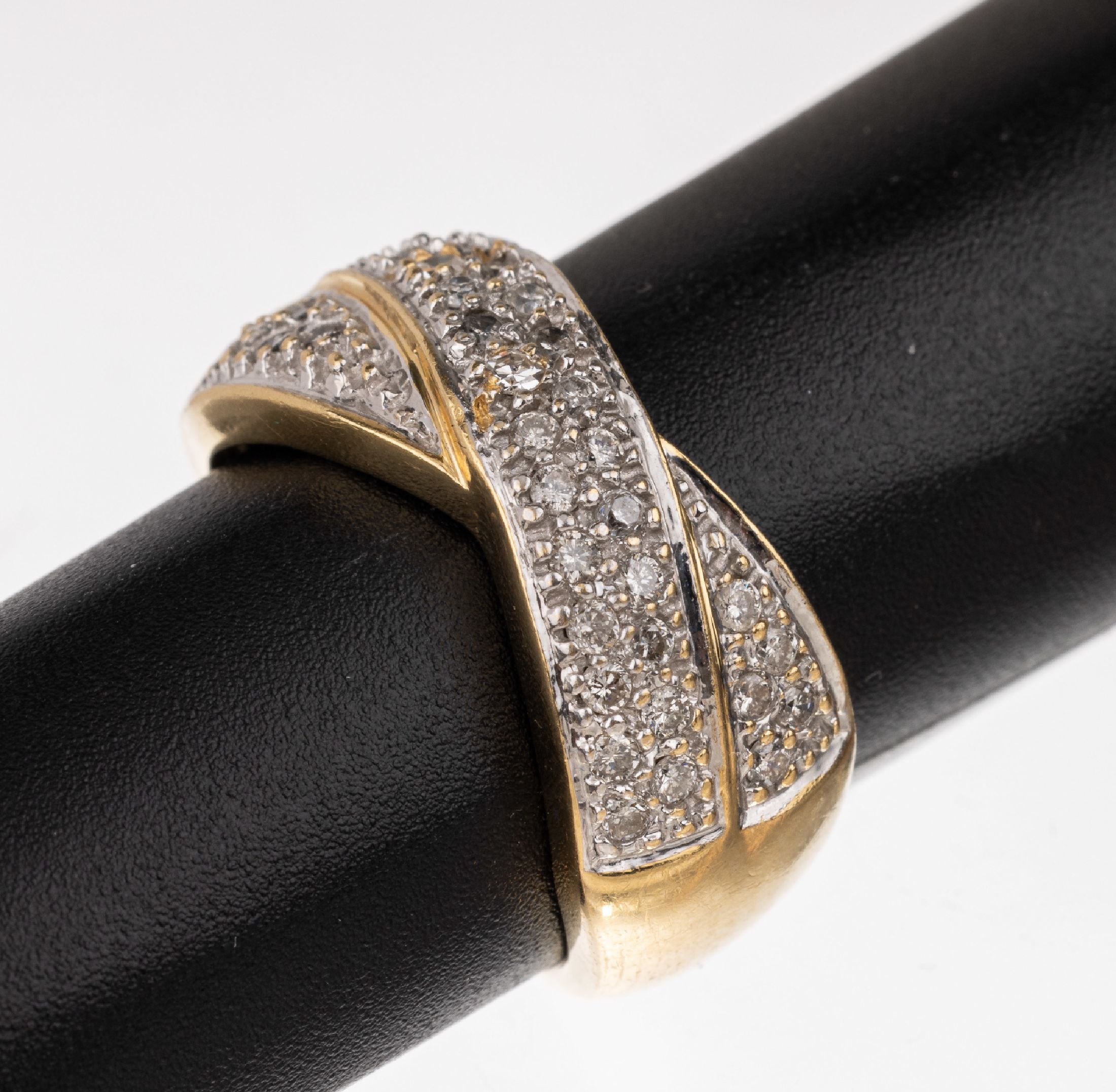 18 kt Gold Diamant-Ring, GG/WG 750/000, Diamanten zus. ca. 0.50 ct (grav.) Weiß/si-p1,RW 54, total ca. 7.4 g