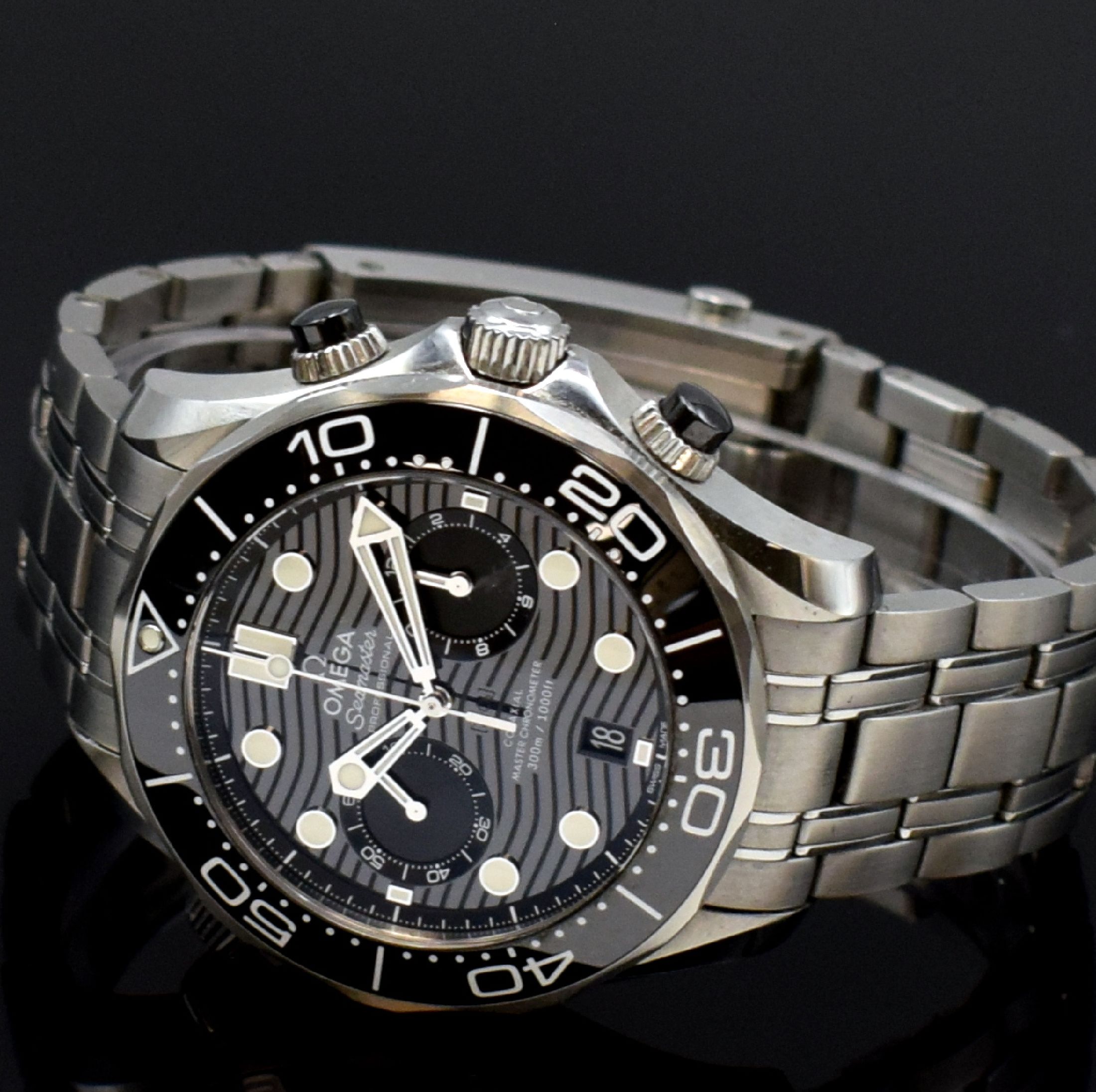 Detail d: OMEGA Armbandchronograph Seamaster Diver 300 M Referenz 210.30.44.51.01.001, Automatik, Chronometer in Edelstahl inkl. Gliederband m. Faltschl., ...