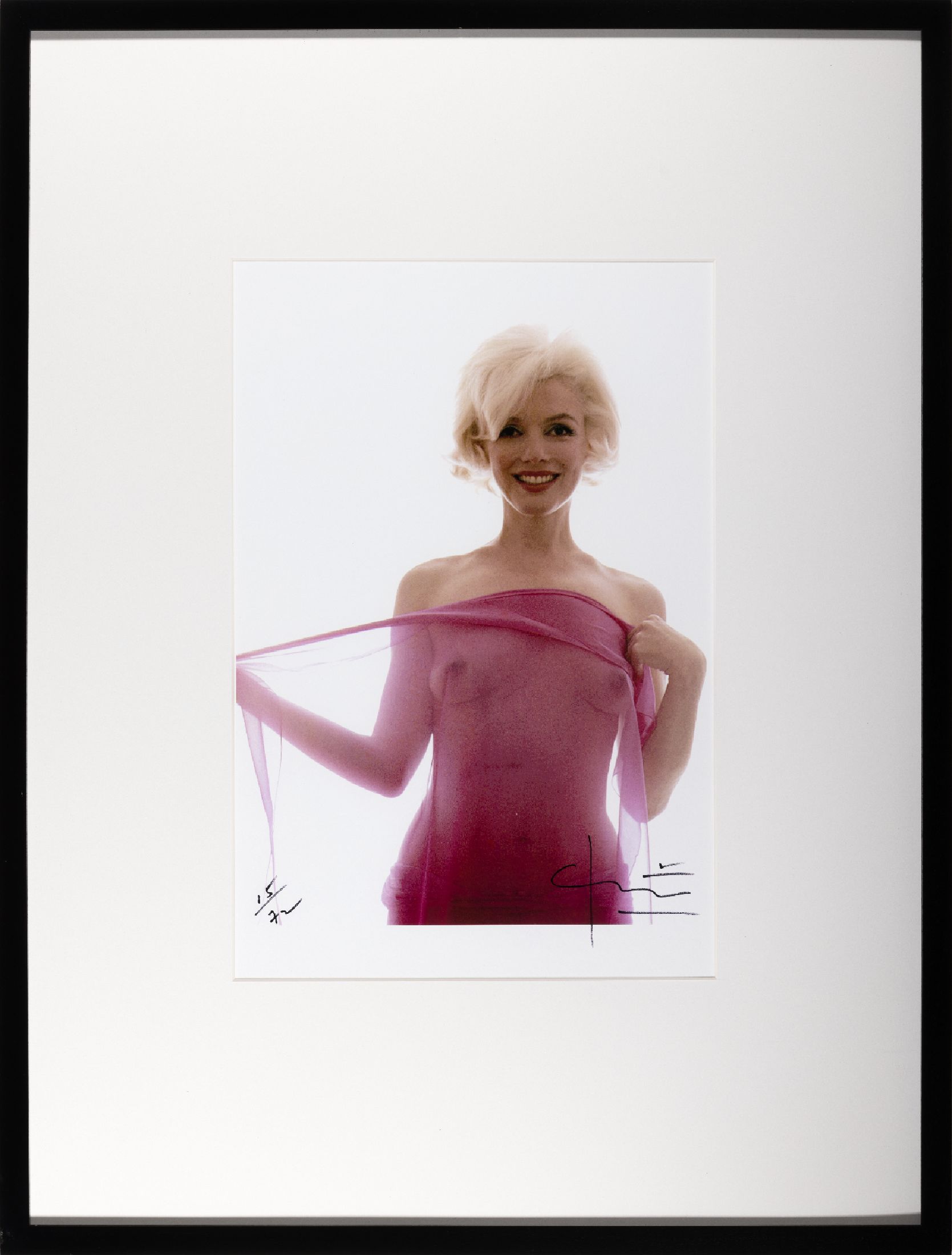 Bert Stern 1929 - 2013, "Marylin", Fotografie auf dickem Papier, Blattgr. 48 x 33 cm,Rahmengr. 83 x 63 cm, vom Künstler handsigniert und ...