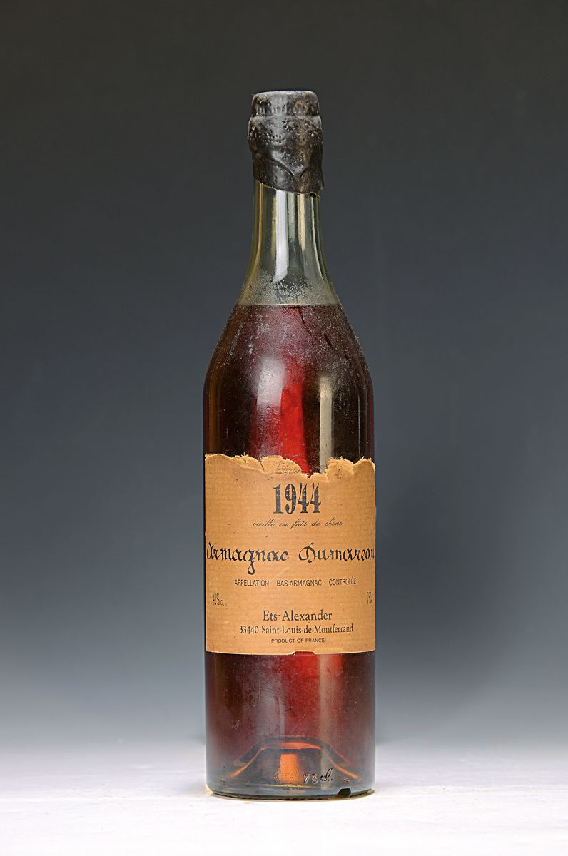 1 Flasche 1944 Armagnac Dumareau, Ets Alexander, Bas-Armagnac, ca. 750ml, 42% Vol., Füllstand ca. 4,6 cm unter der Kapsel, Etikett lädiert und ...