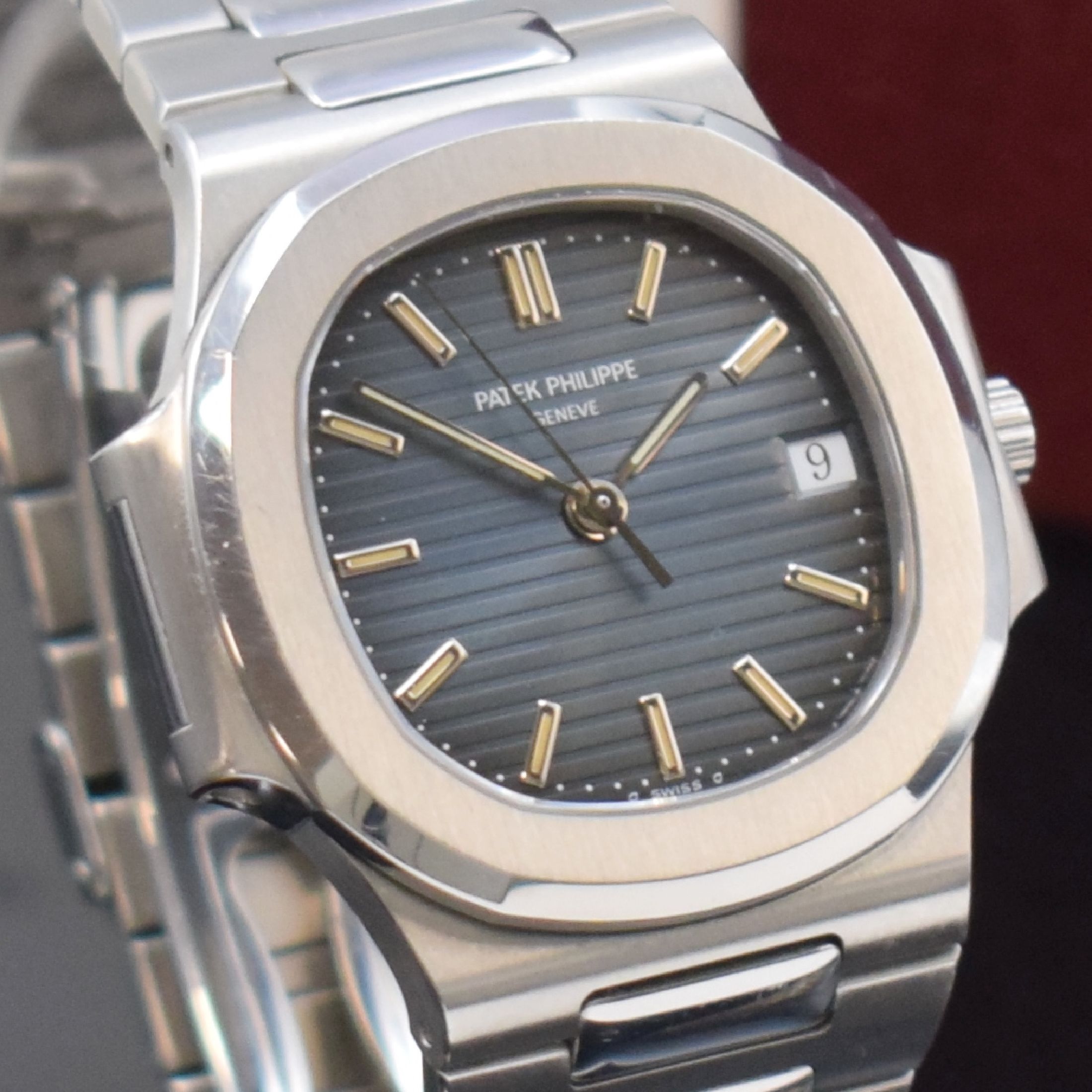 Detail b: PATEK PHILIPPE hochfeine Herrenarmbanduhr Modell Nautilus Referenz 3800/001 designed von Gerald Genta mit original Zertifikat, Schweiz verkauft ...