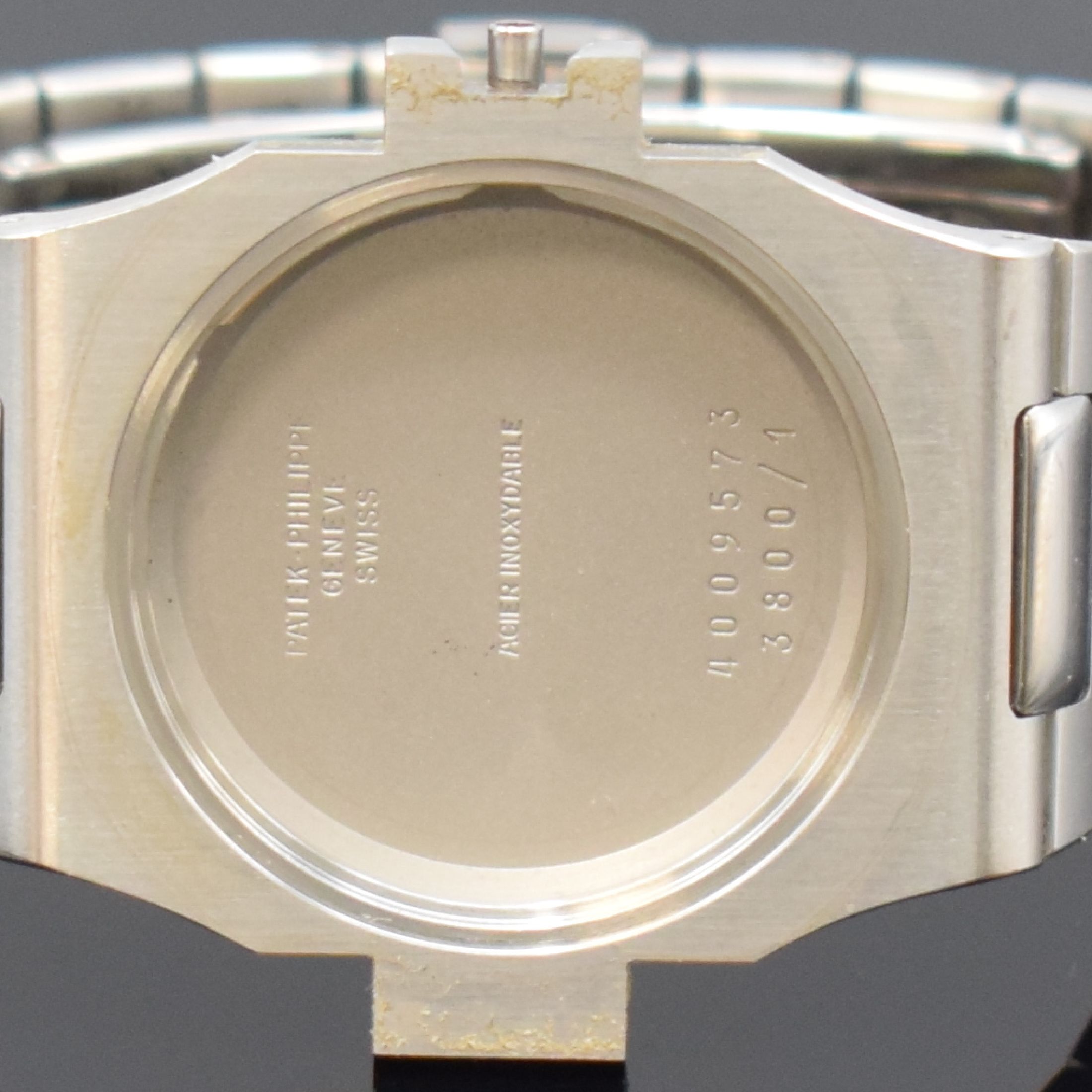 Detail e: PATEK PHILIPPE hochfeine Herrenarmbanduhr Modell Nautilus Referenz 3800/001 designed von Gerald Genta mit original Zertifikat, Schweiz verkauft ...