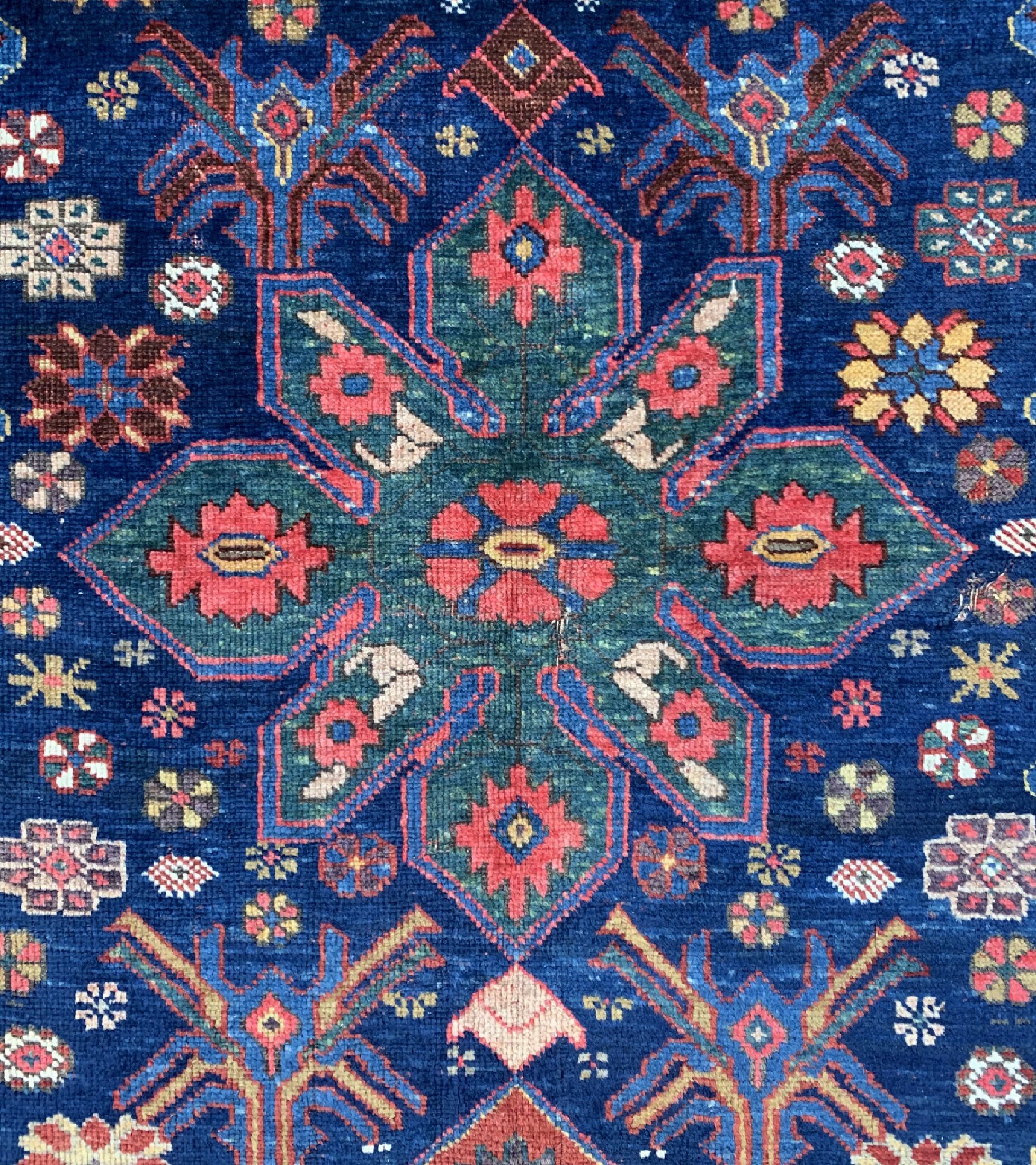 Detail b: Vogel Karabagh antik, Kaukasus, 19.Jhd, Wolle auf Wolle, ca. 250 x 156 cm, EHZ: 3