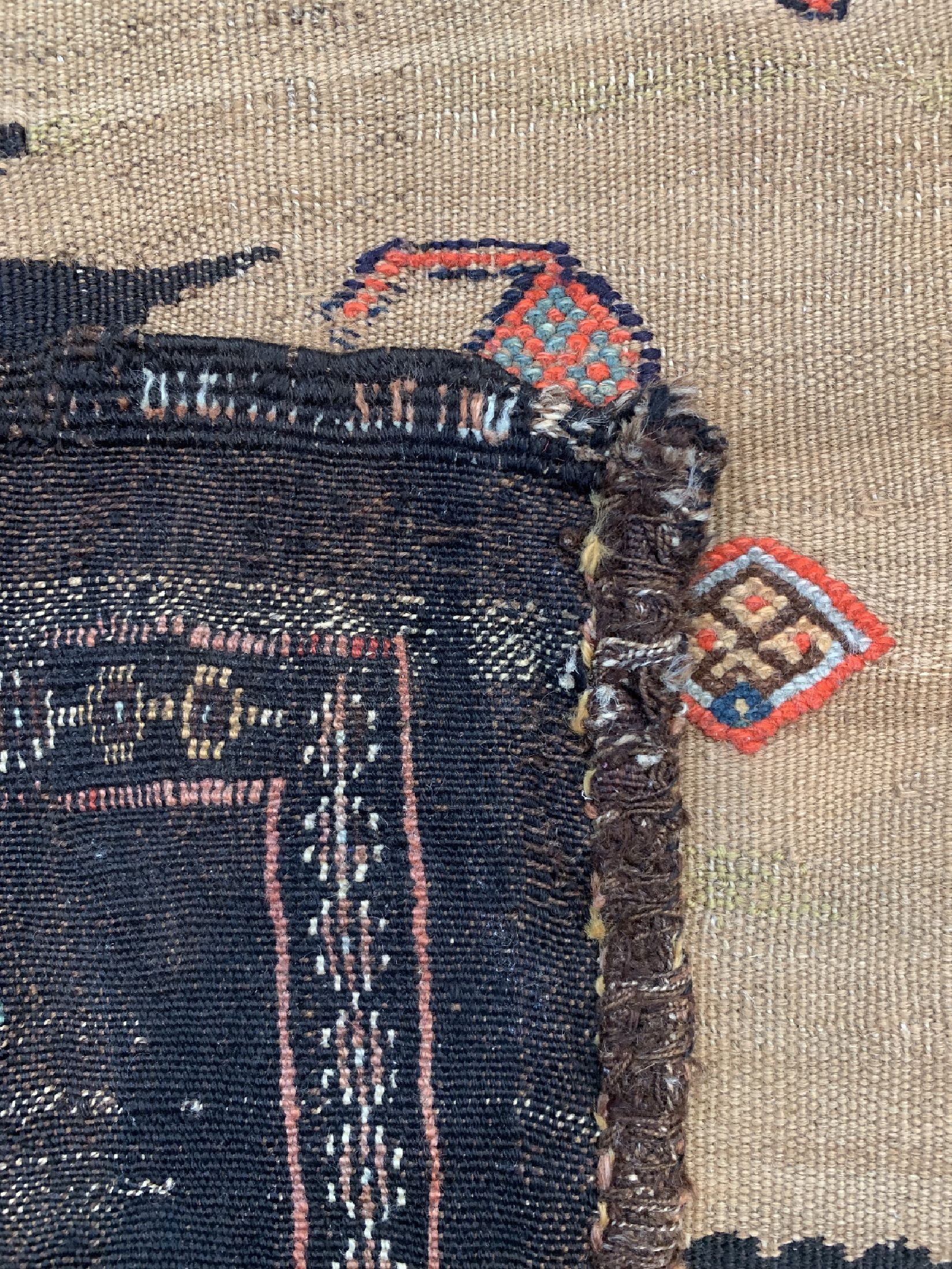Detail d: Weramin Sofreh antik, Persien, 19.Jhd, Kamelwolle auf Wolle, ca. 175 x 170 cm, EHZ: 2-3