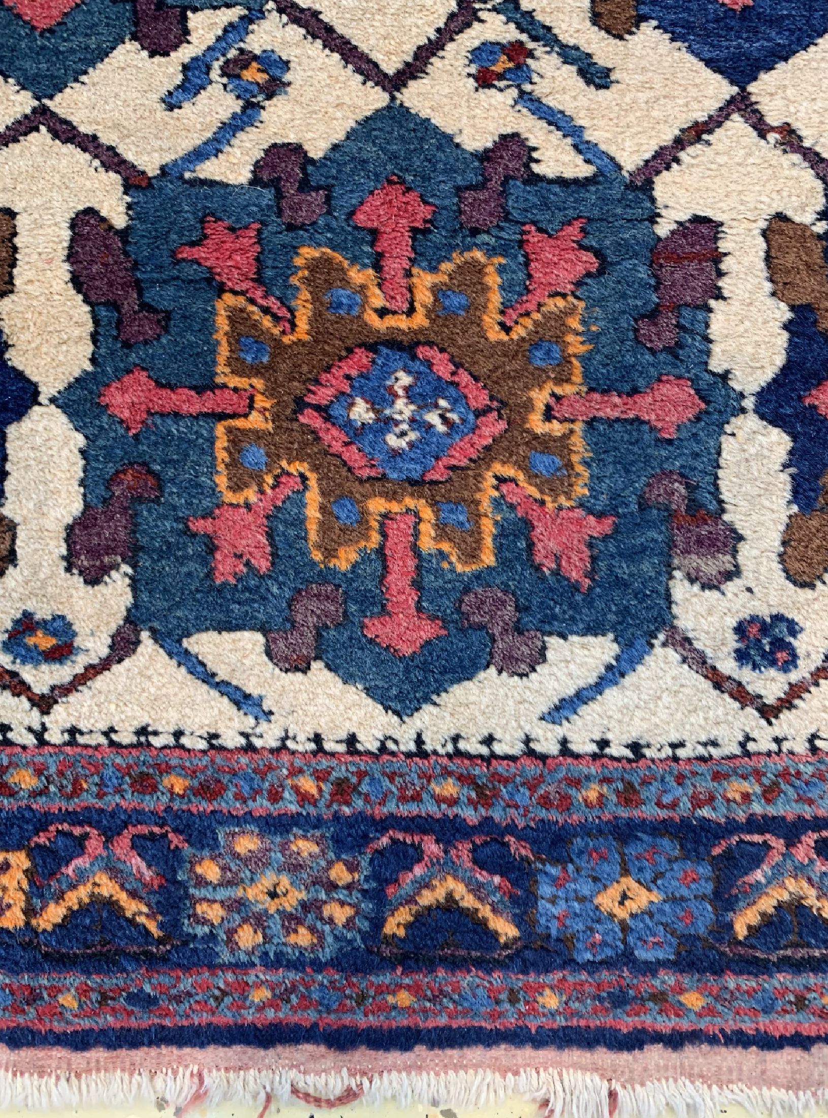 Detail b: Afschar fein, Persien, um 1930/1940, Wolle auf Baumwolle, ca. 135 x 110 cm, EHZ: 2