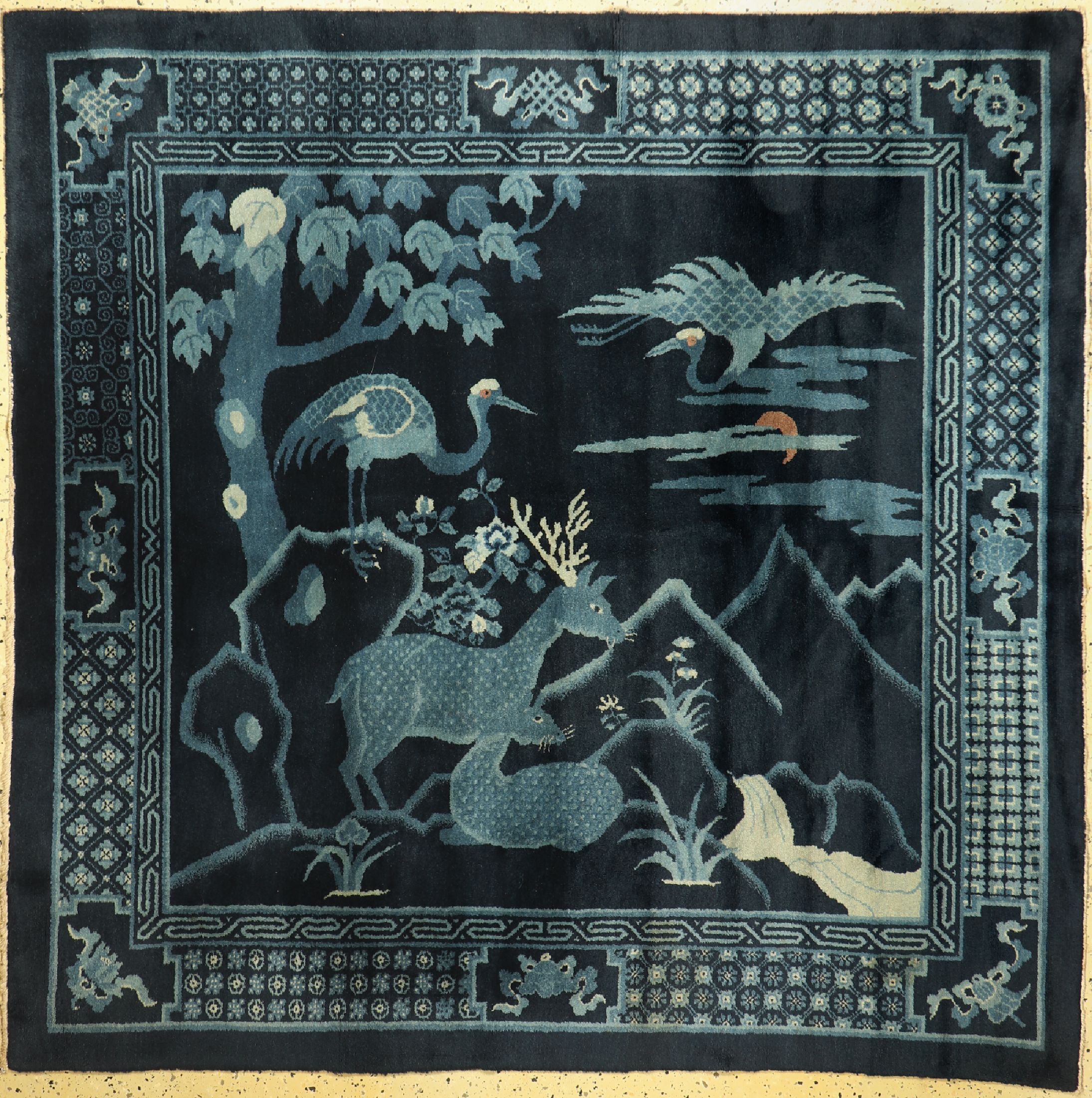 Pao Tao alt, China, um 1930, Wolle auf Baumwolle, ca. 190 x 190 cm, EHZ: 1-2